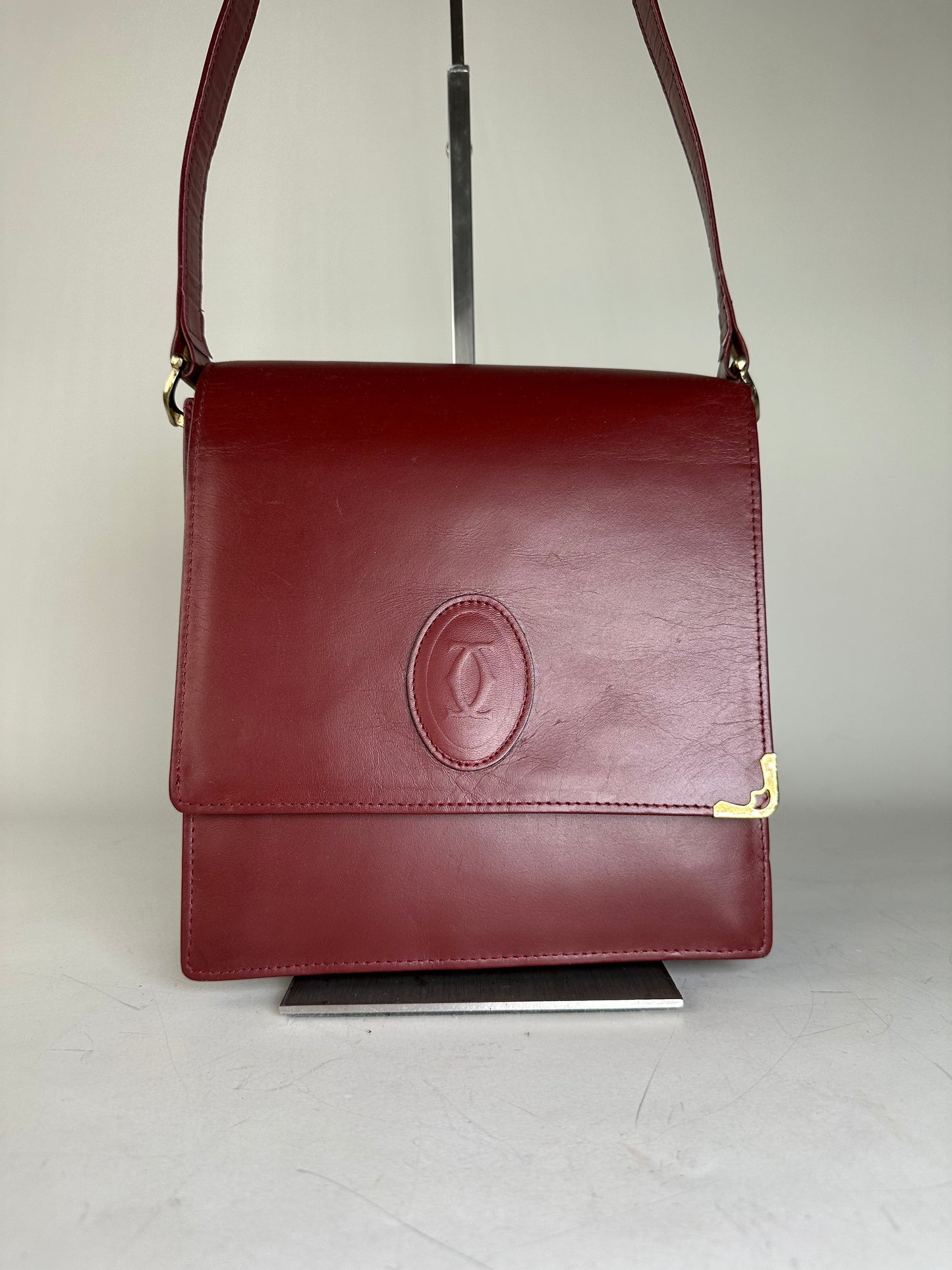 Vintage 19,5x21x8 Burgundy Smooth Leather Shoulder Bag Gold Hardware