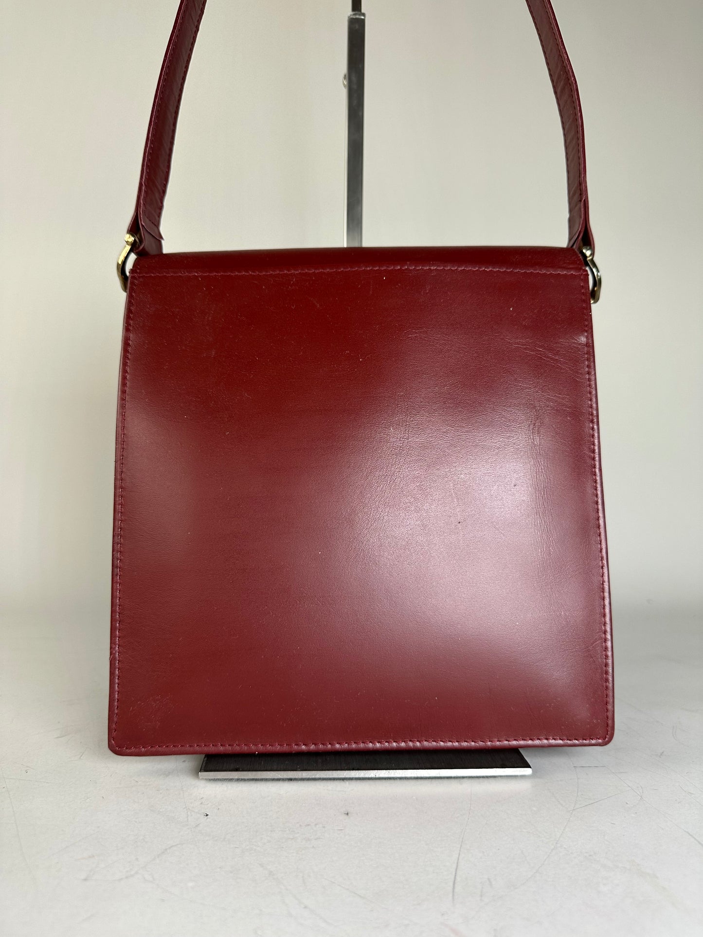 Vintage 19,5x21x8 Burgundy Smooth Leather Shoulder Bag Gold Hardware