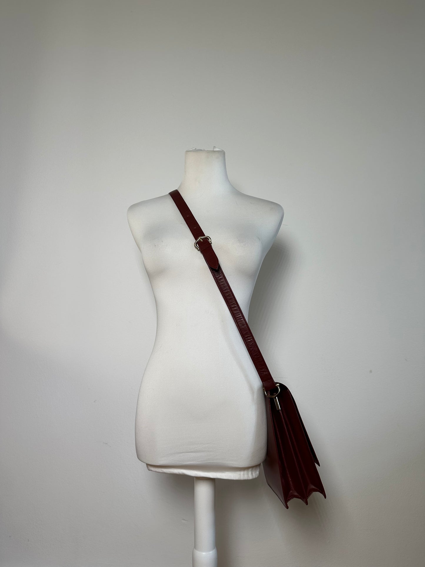 Vintage 19,5x21x8 Burgundy Smooth Leather Shoulder Bag Gold Hardware