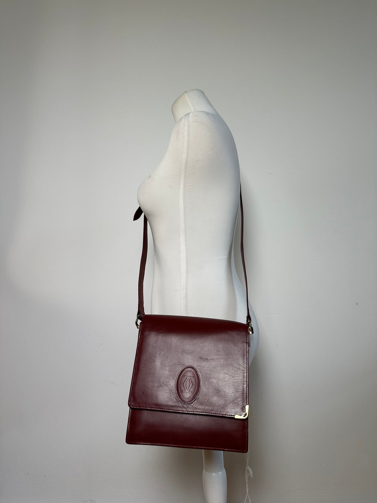 Vintage 19,5x21x8 Burgundy Smooth Leather Shoulder Bag Gold Hardware