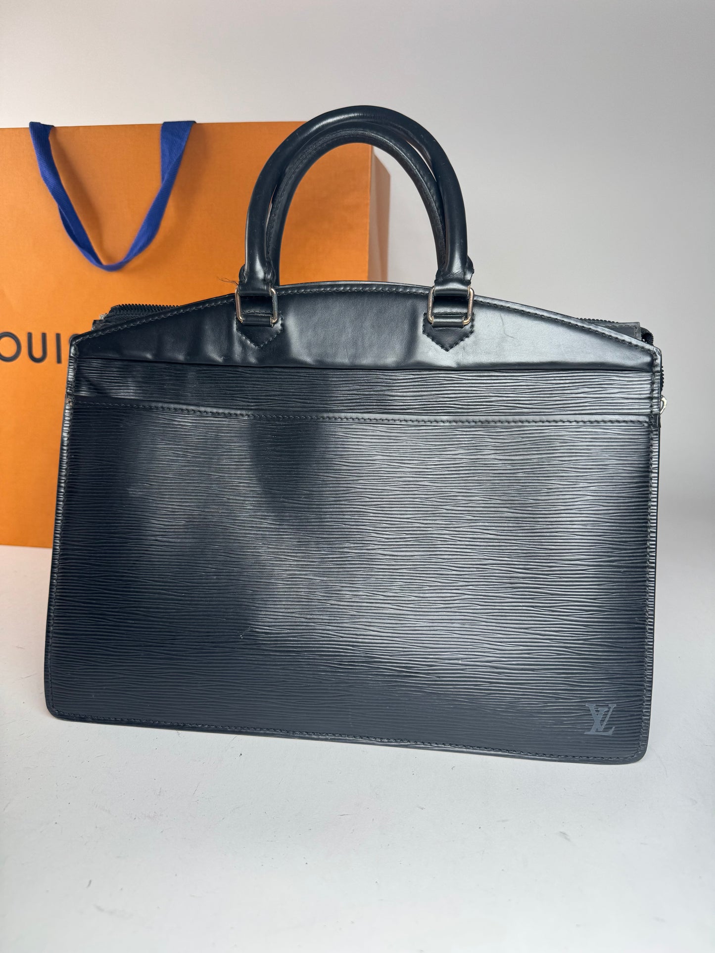 Sac à main vintage Louis Vuitton en cuir EPI noir