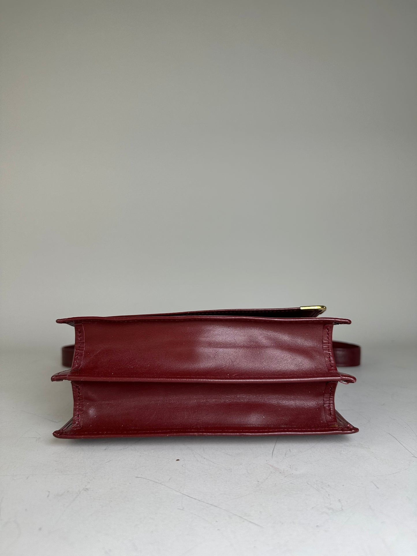 Vintage 19,5x21x8 Burgundy Smooth Leather Shoulder Bag Gold Hardware