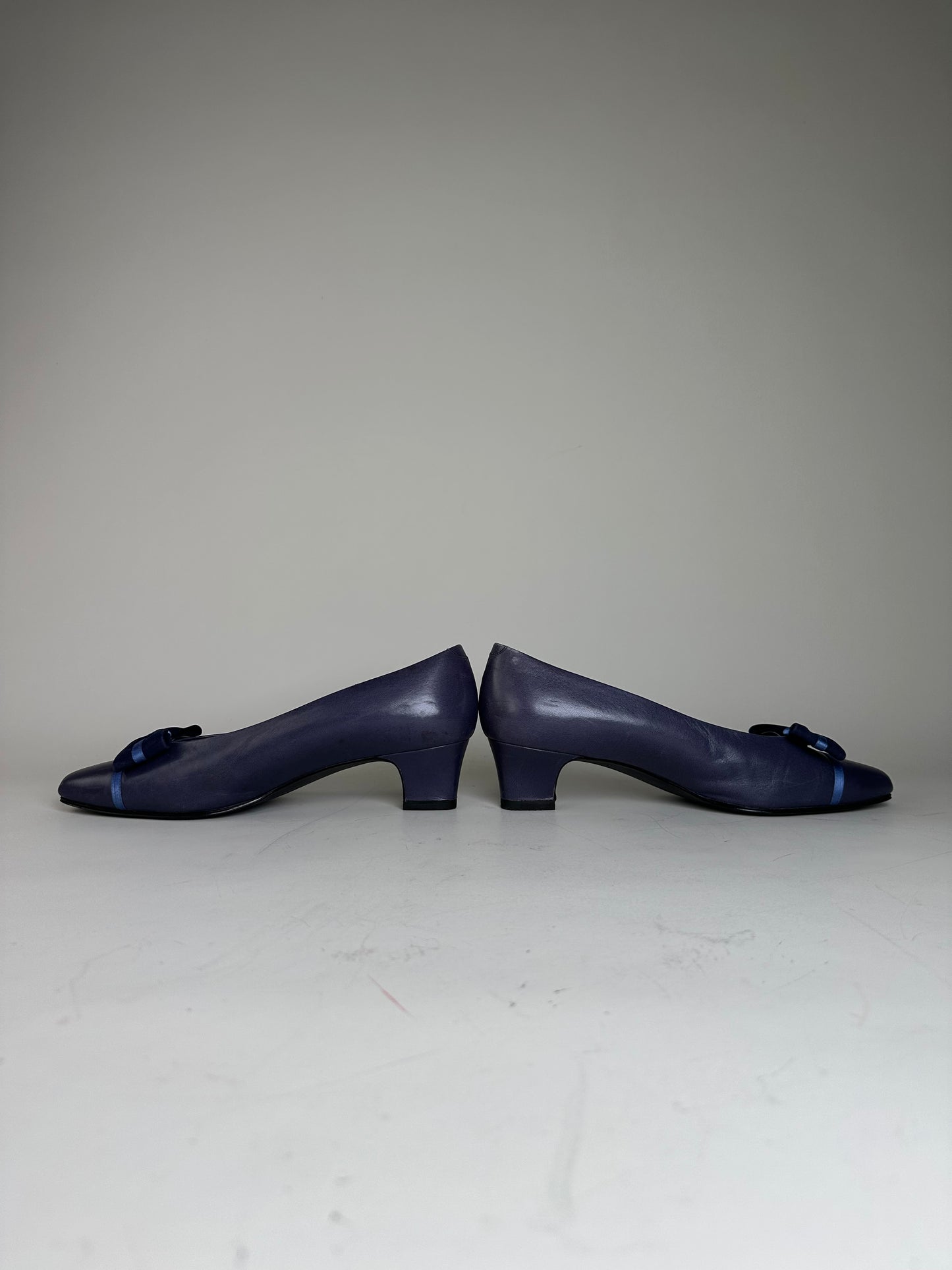 Vintage Chloe Leather Bow Heels Dark Purple Navy EU36.5