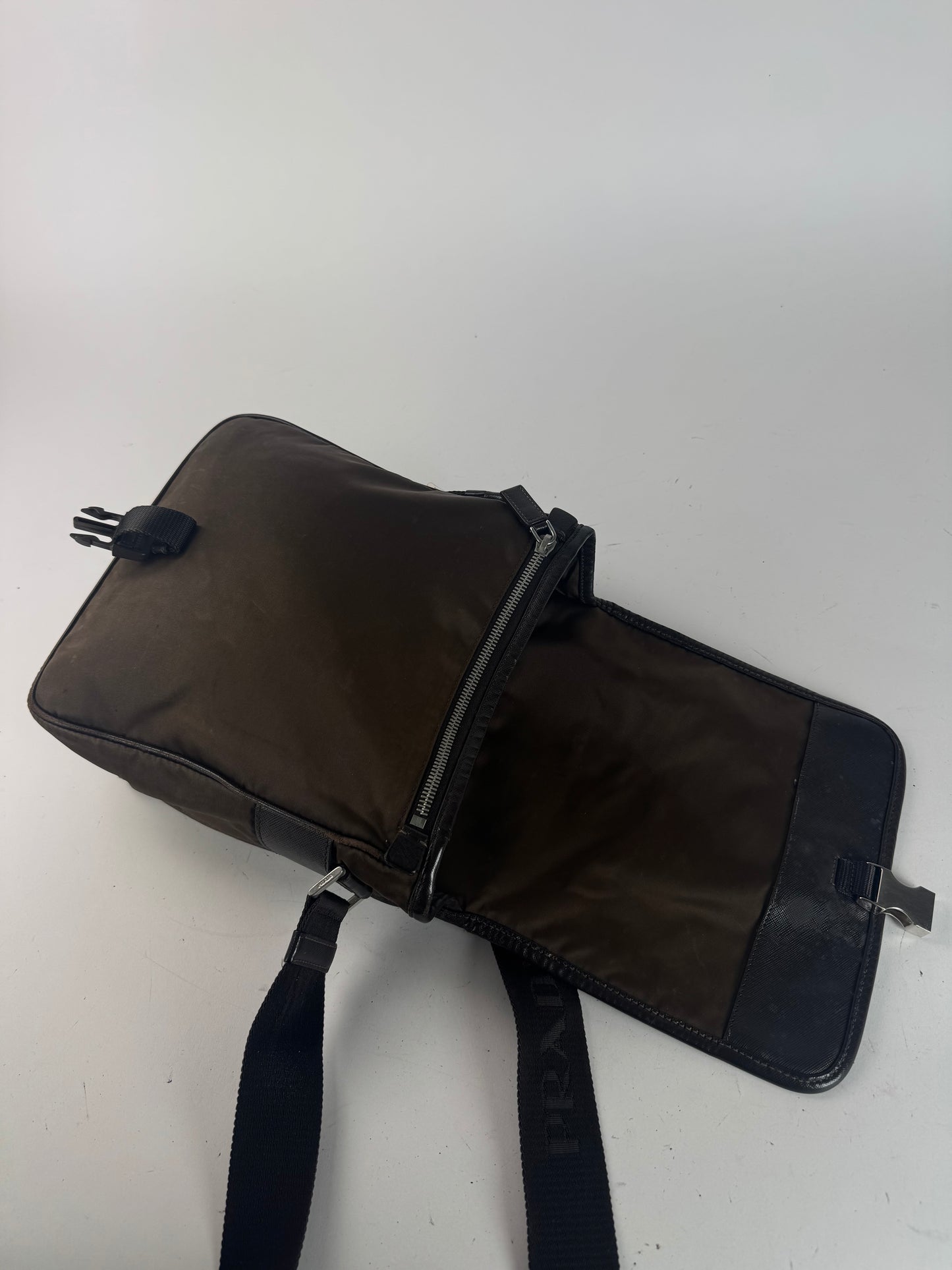 Sac Prada vintage en polyester kaki marron