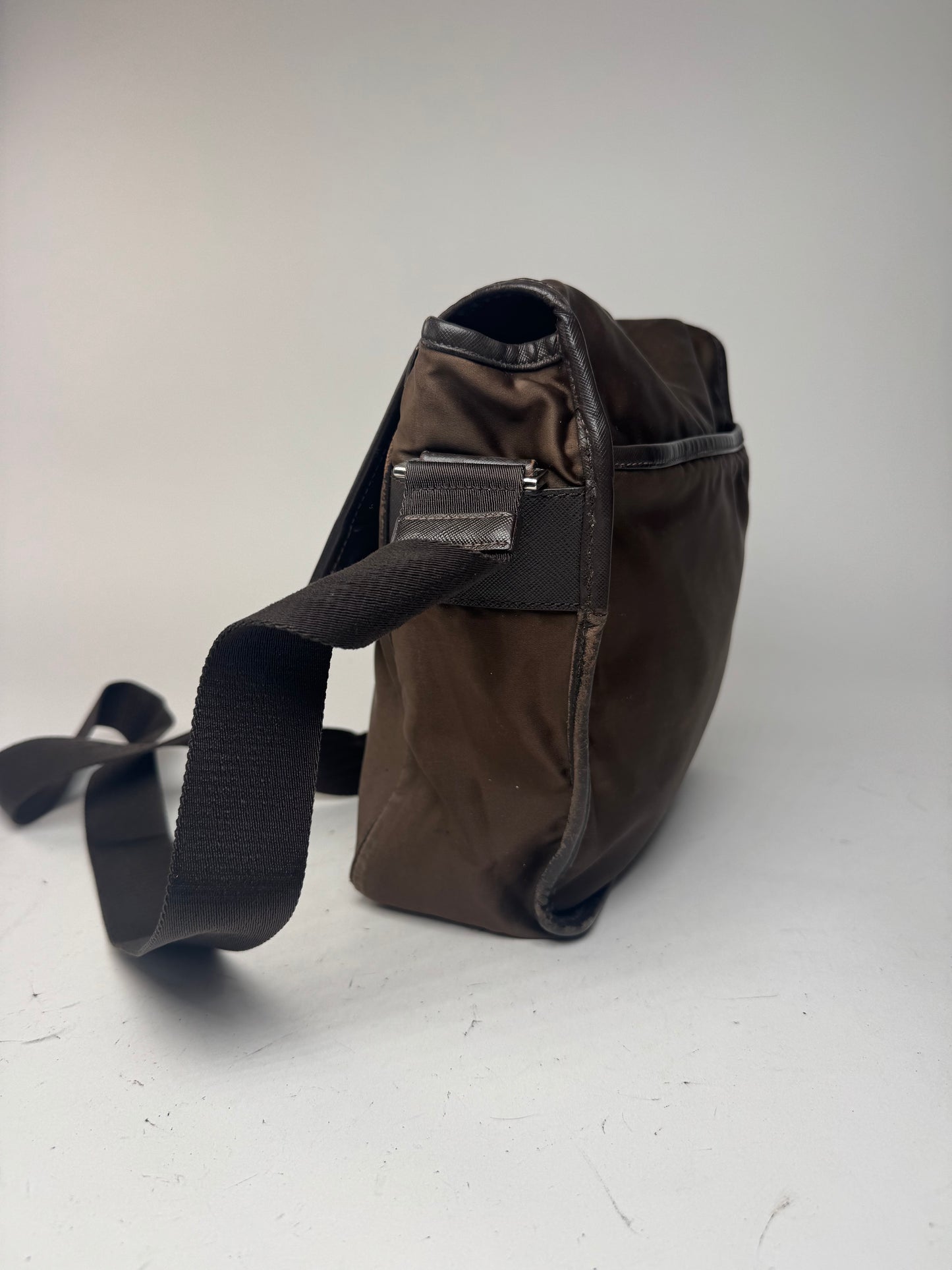 Sac Prada vintage en polyester kaki marron