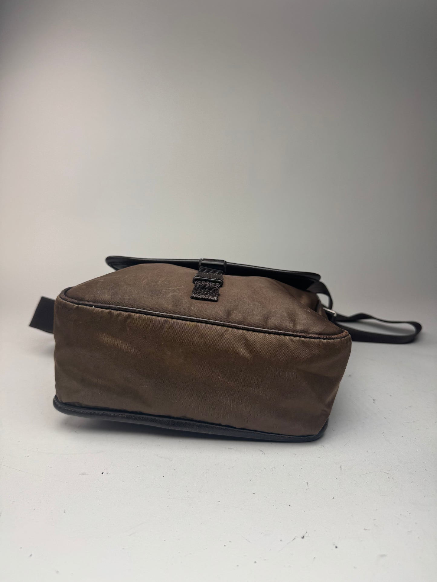 Sac Prada vintage en polyester kaki marron