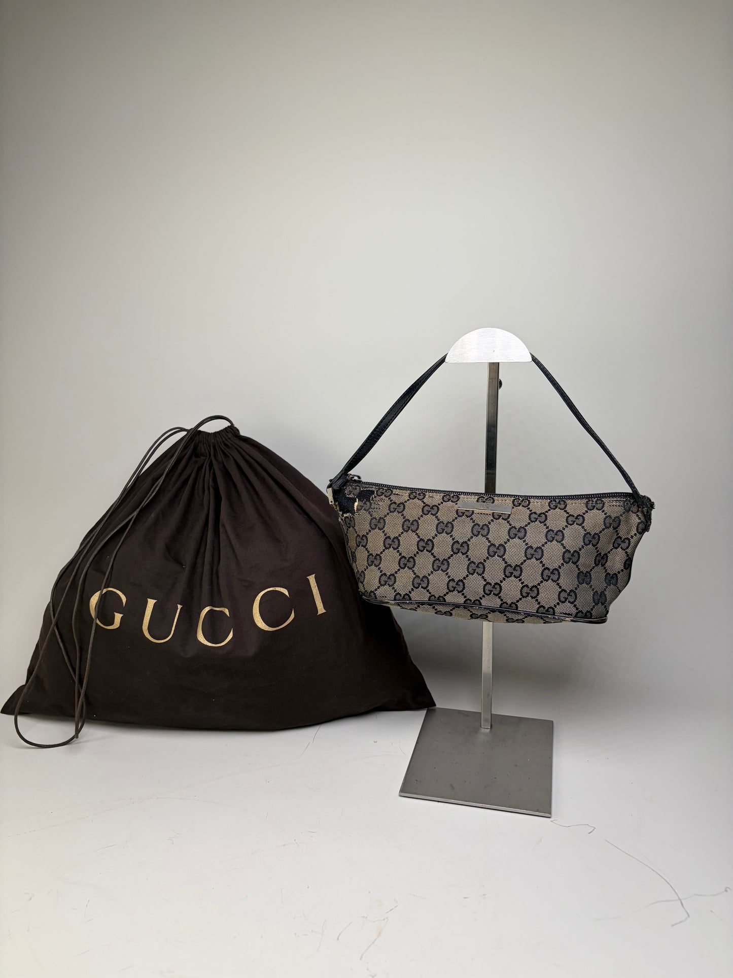Vintage Gucci GG Supreme Canvas Shoulder Bag Beige Black