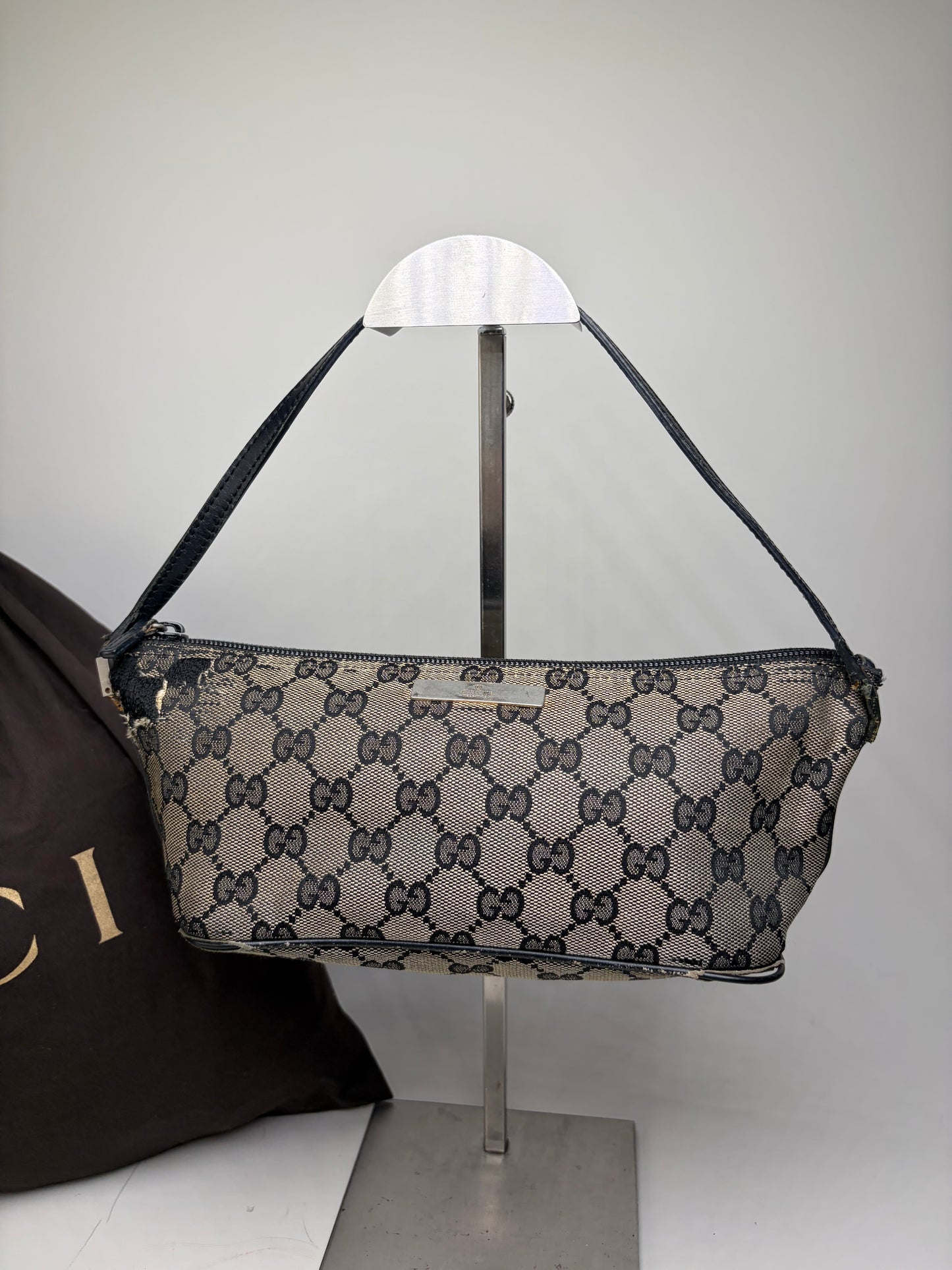 Vintage Gucci GG Supreme Canvas Shoulder Bag Beige Black