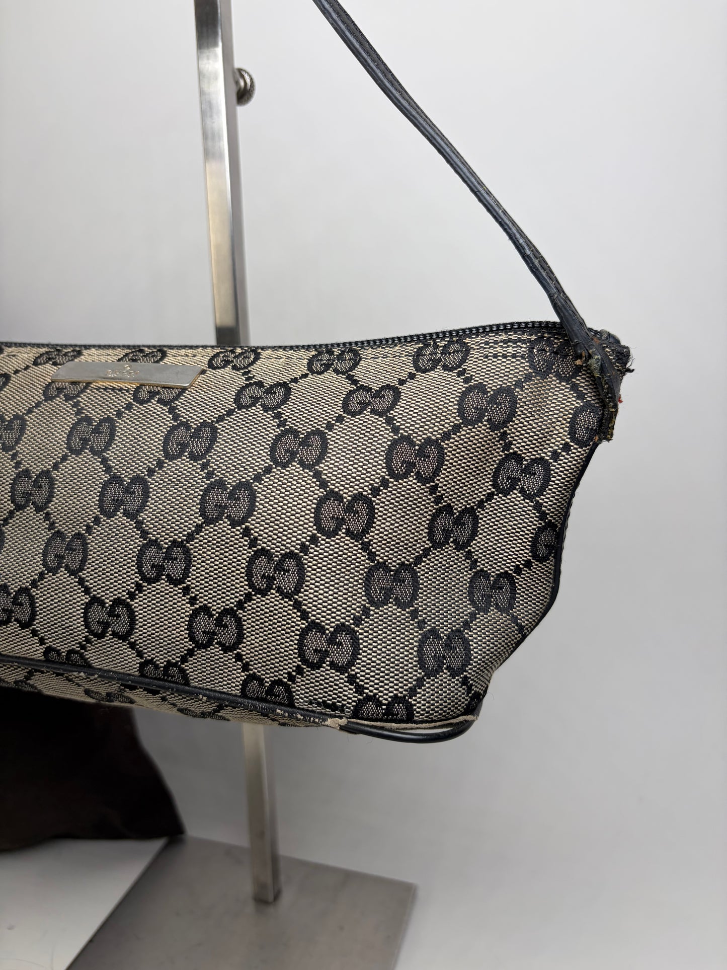 Vintage Gucci GG Supreme Canvas Shoulder Bag Beige Black