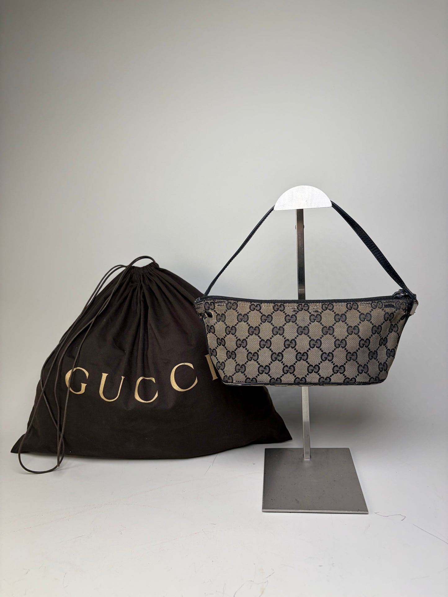Vintage Gucci GG Supreme Canvas Shoulder Bag Beige Black