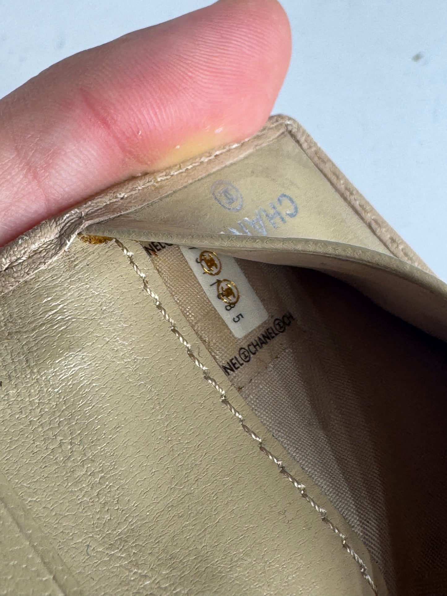 Vintage Chanel Leather Key Holder Beige black