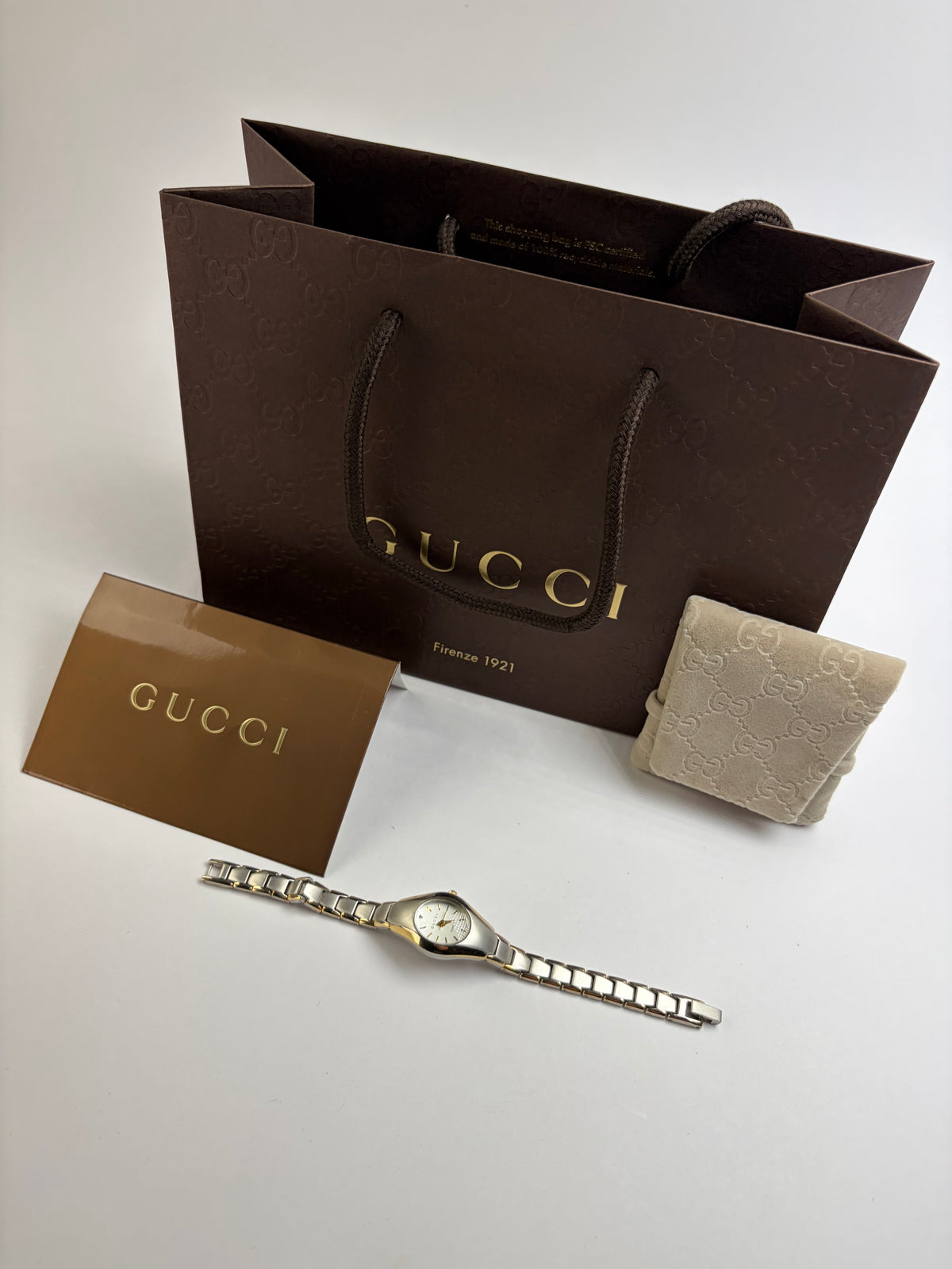 Vintage Gucci Stainless Steel Ladies Quartz Watch Late 1990s Silver Gold
