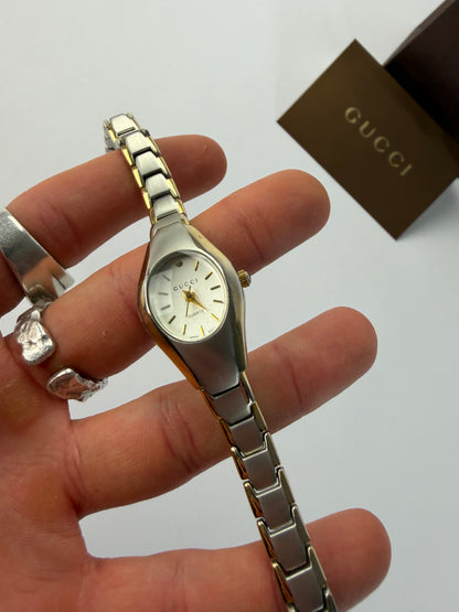 Vintage Gucci Stainless Steel Ladies Quartz Watch Late 1990s Silver Gold