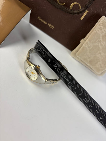 Vintage Gucci Stainless Steel Ladies Quartz Watch Late 1990s Silver Gold