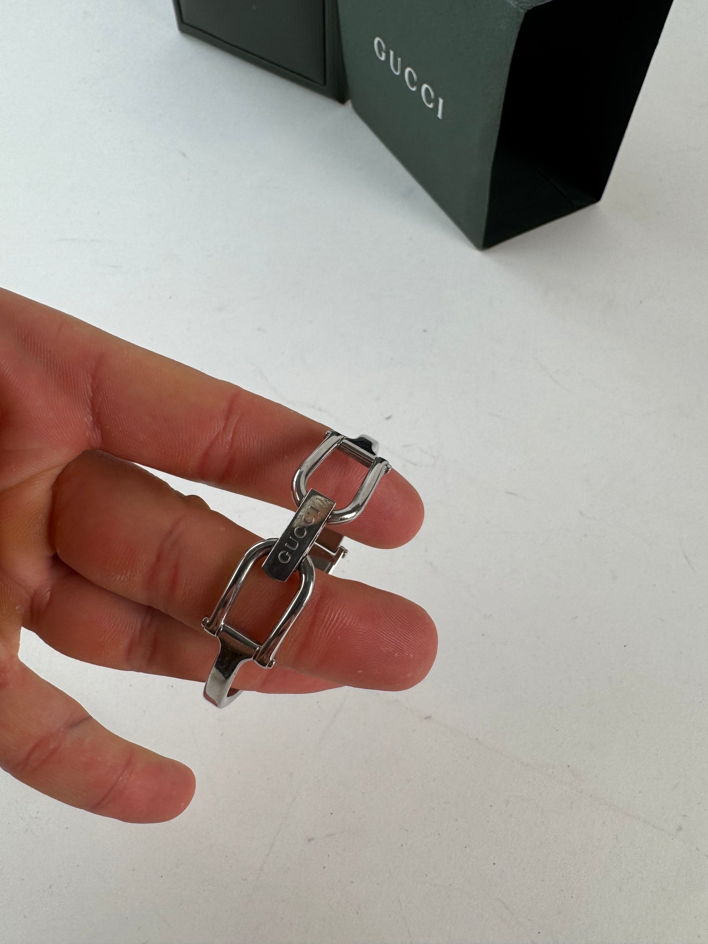 Montre Gucci vintage en acier avec mors argenté