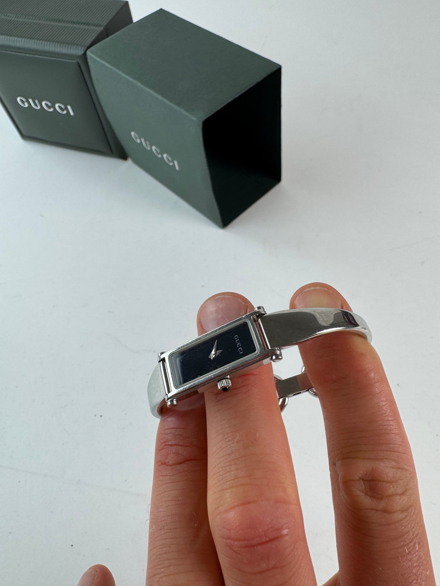 Montre Gucci vintage en acier avec mors argenté