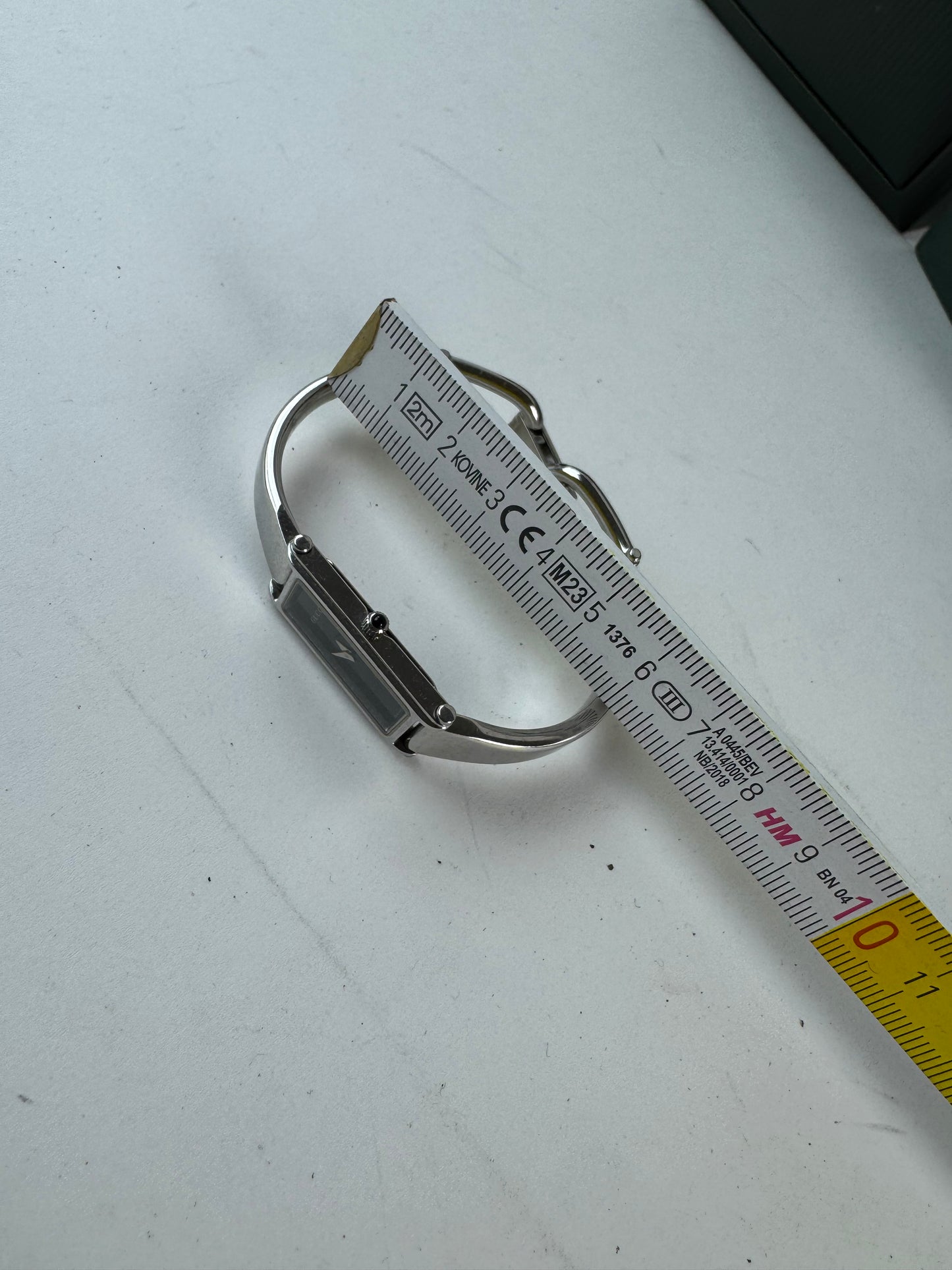 Montre Gucci vintage en acier avec mors argenté