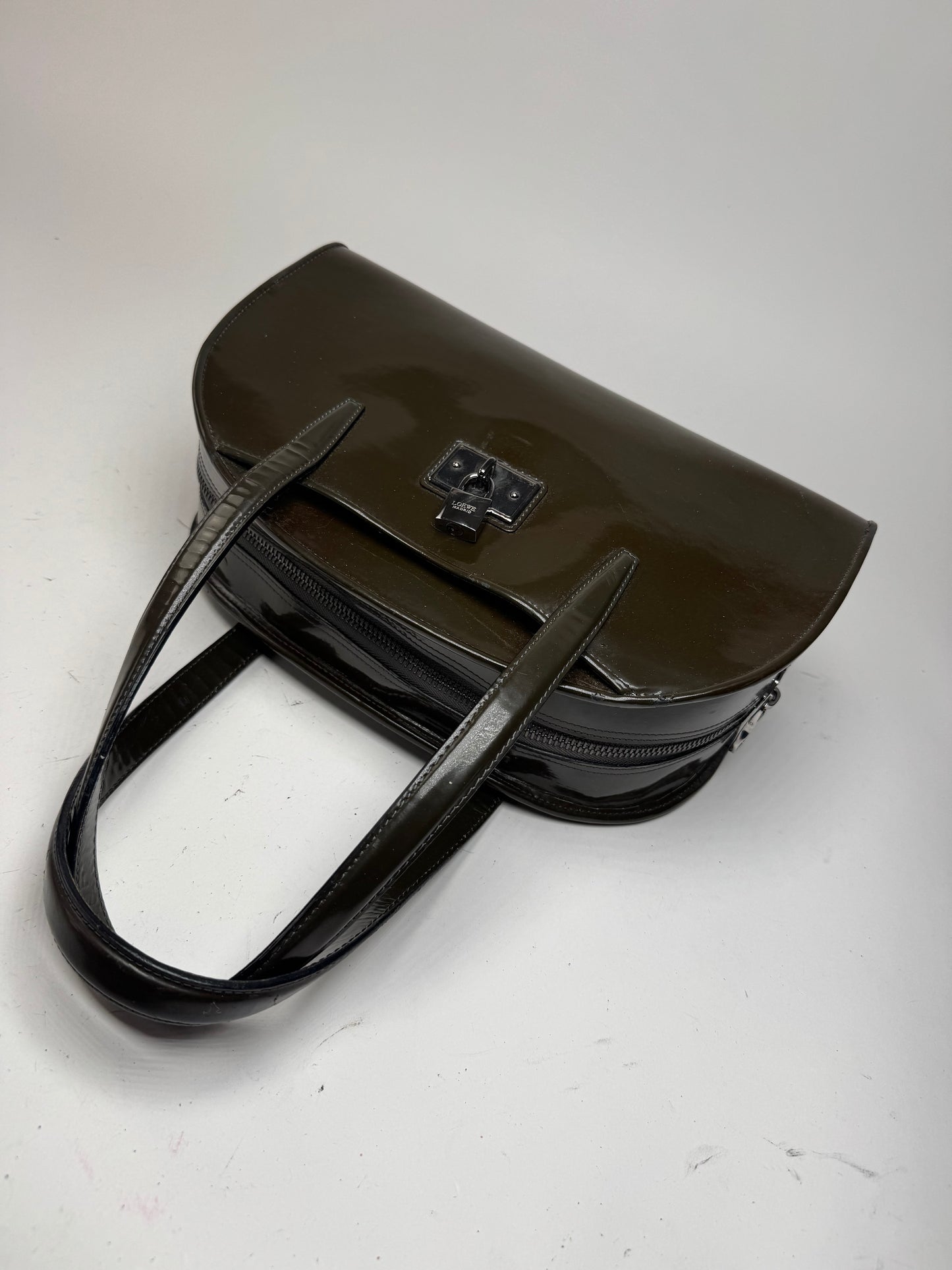 Sac vintage Loewe en cuir verni vert