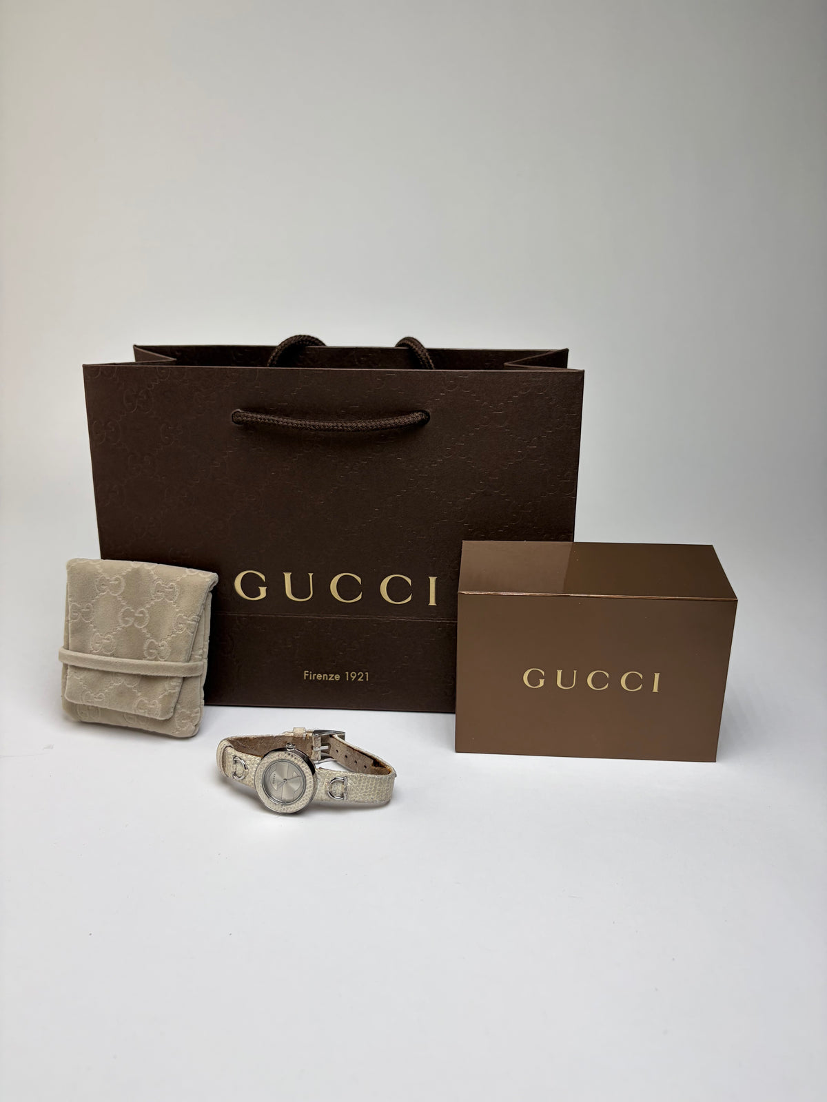 Vintage Gucci Leather Strap Watch c. 2000s Cream Silver