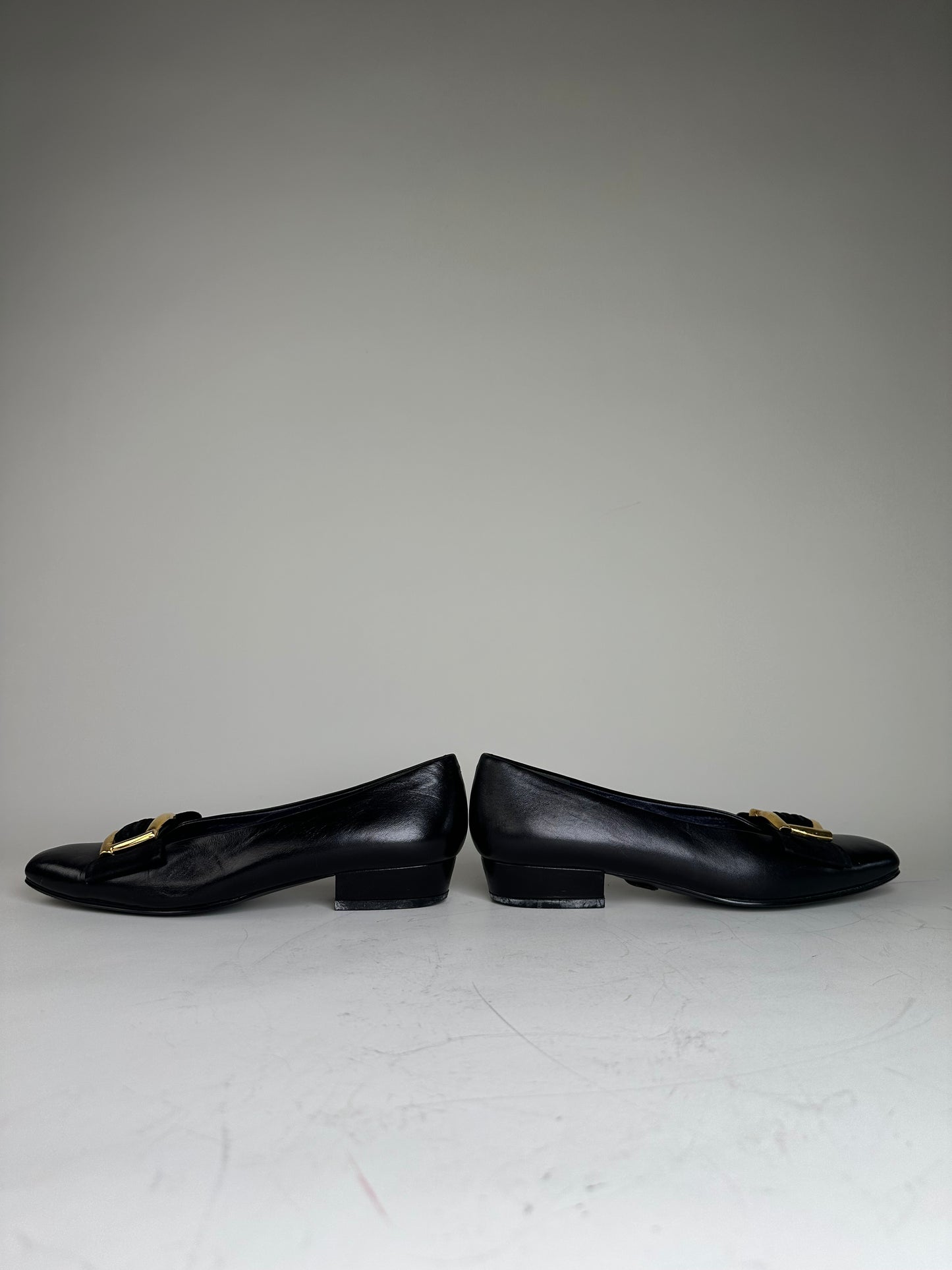 Vintage Chloe Leather Suede Buckle Flats Black Gold EU35.5