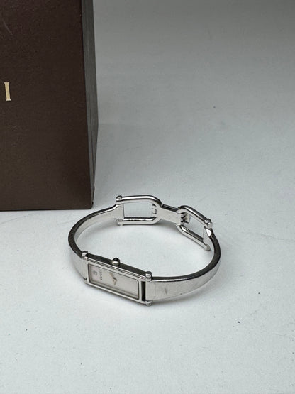 Montre Gucci vintage en acier avec mors argenté