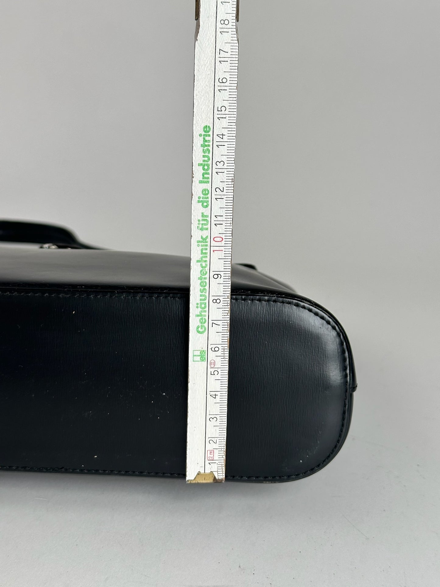 Vintage Givenchy 4G leather bag black