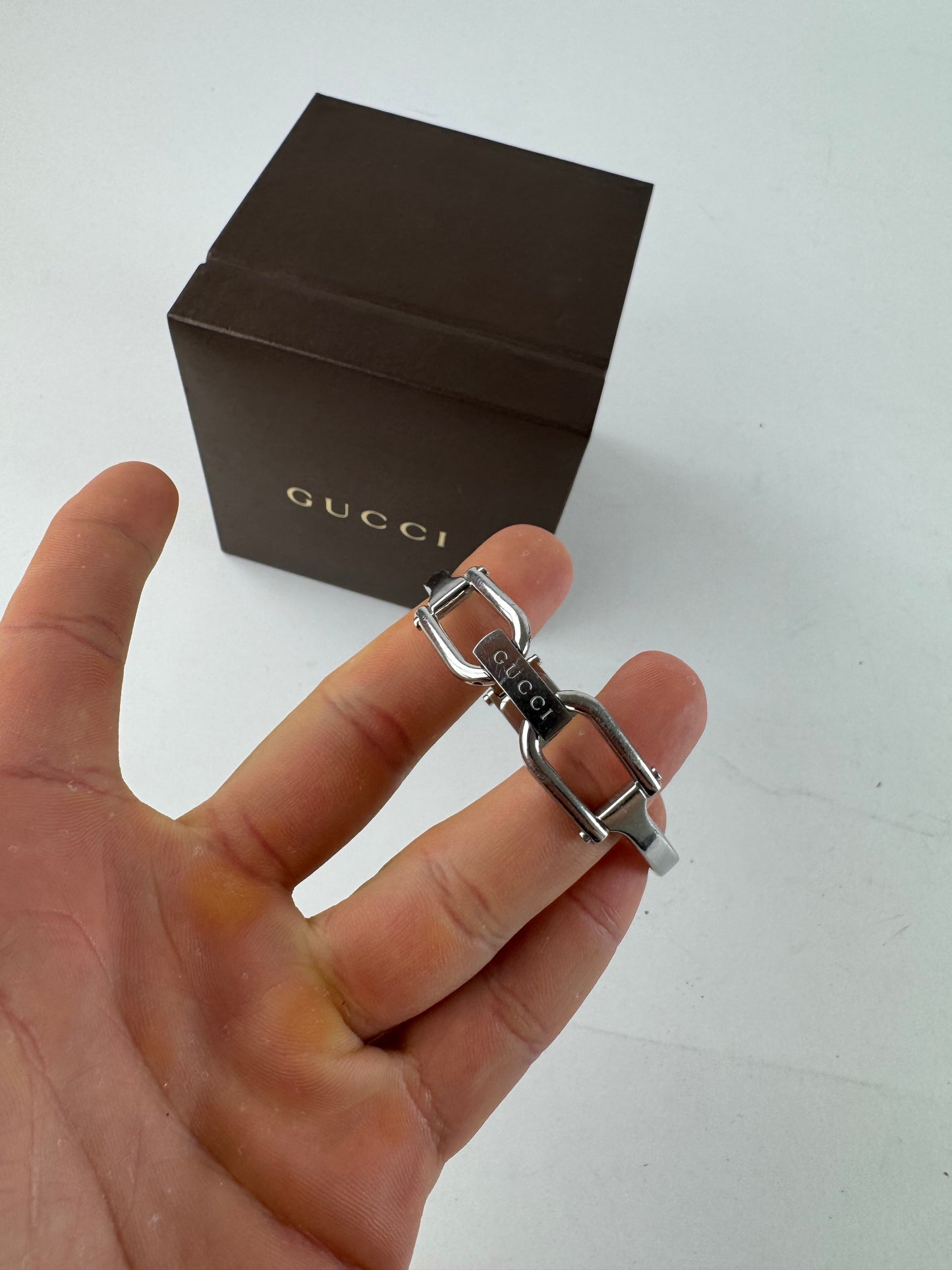 Montre Gucci vintage en acier avec mors argenté