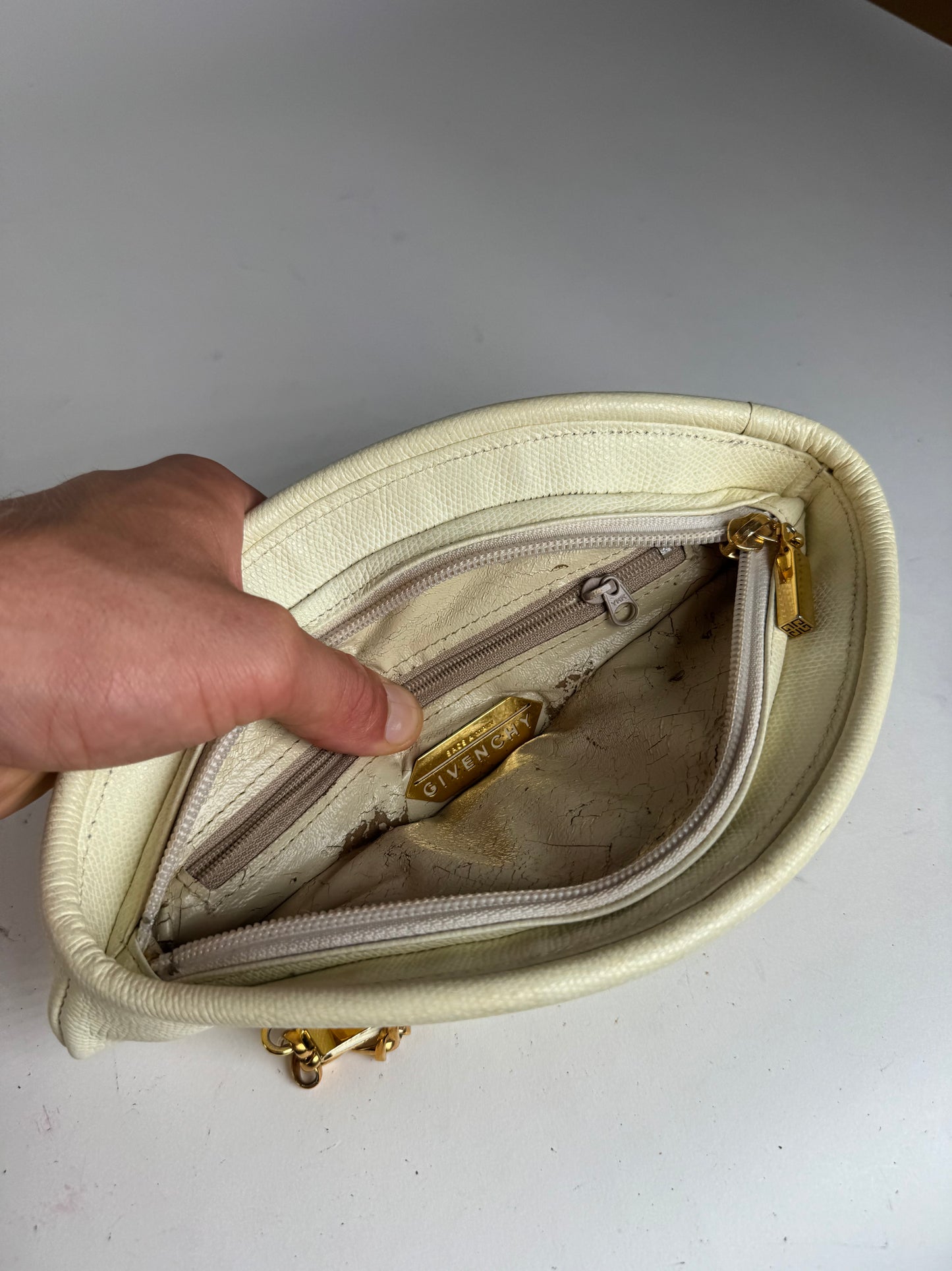 Sac vintage en cuir blanc Givenchy