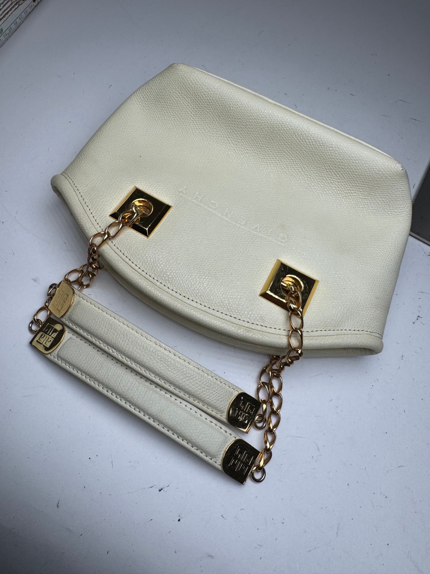 Sac vintage en cuir blanc Givenchy