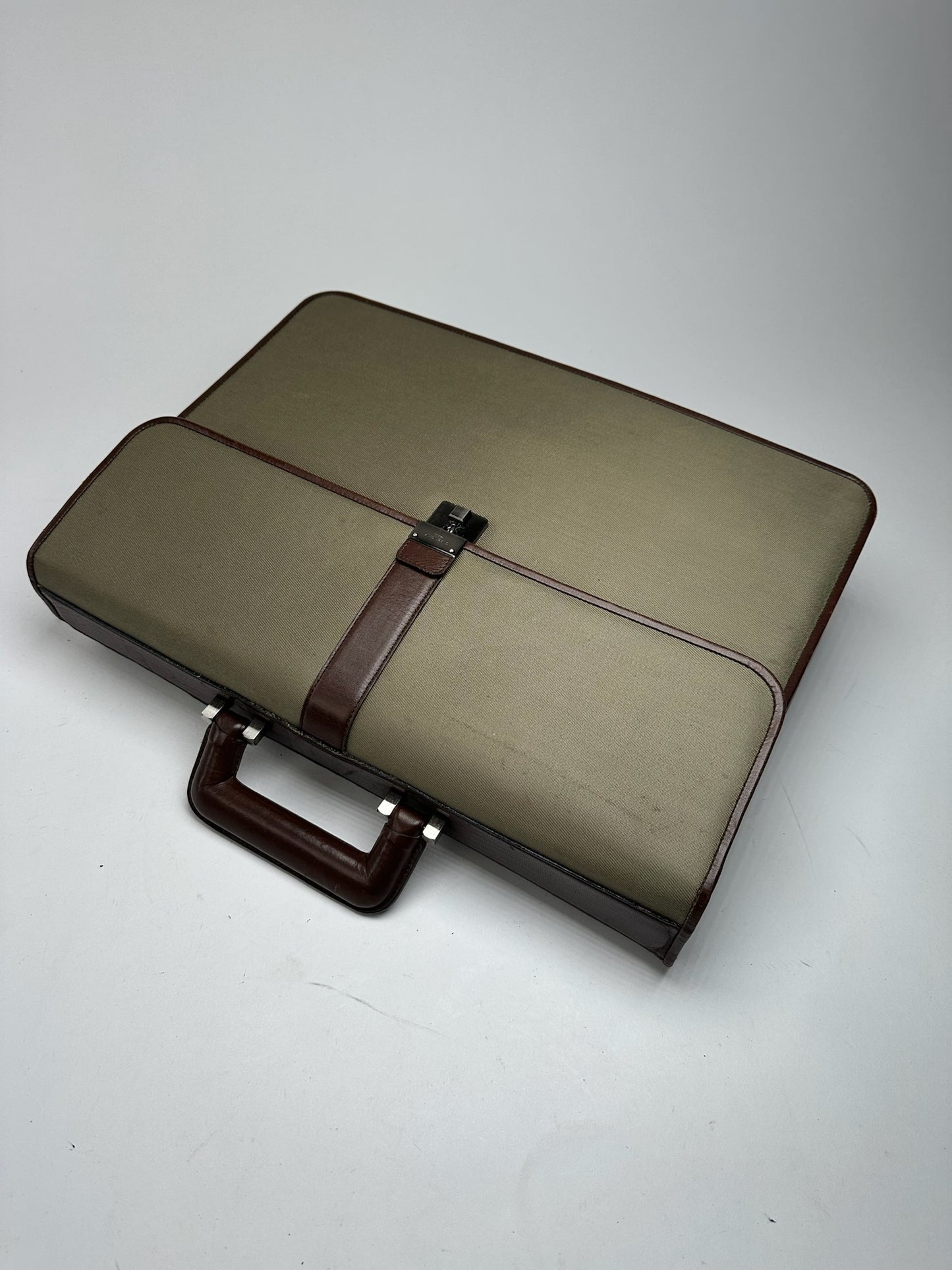 Serviette vintage en cuir et toile Givenchy marron kaki