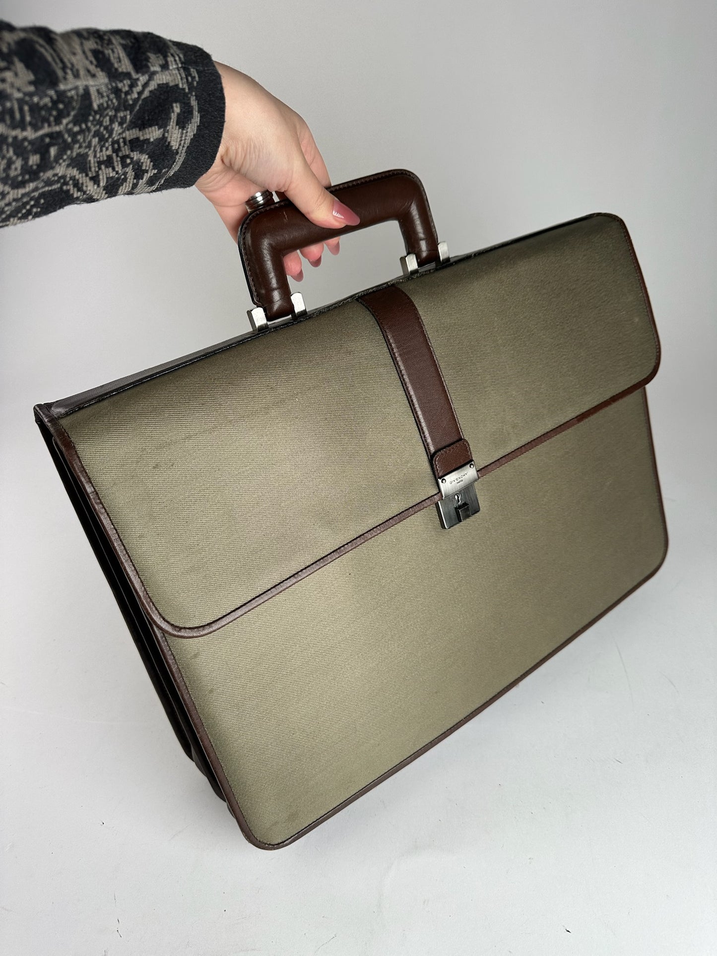 Serviette vintage en cuir et toile Givenchy marron kaki