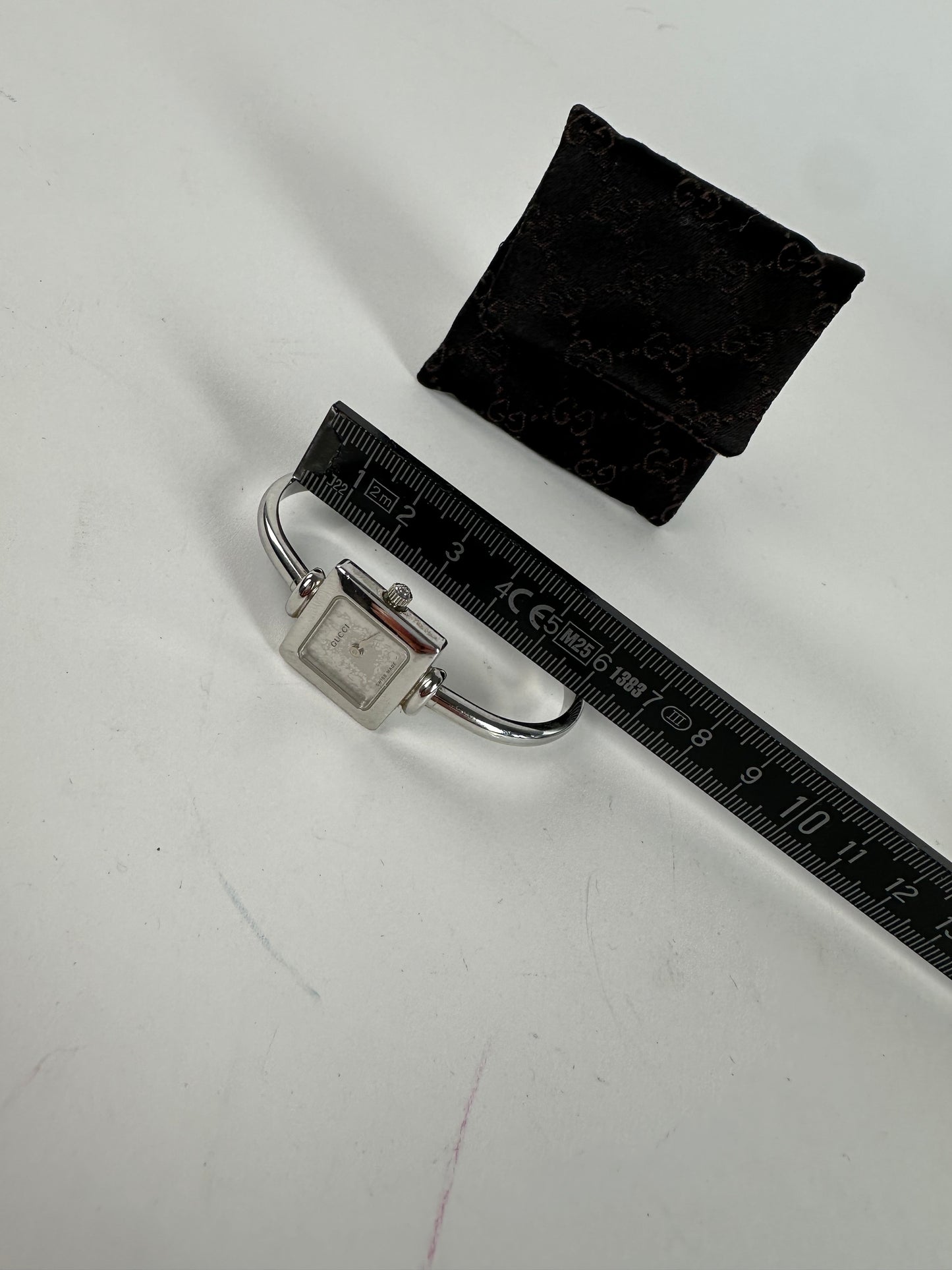 Vintage Gucci 1900L Bangle Watch Stainless Steel Silver