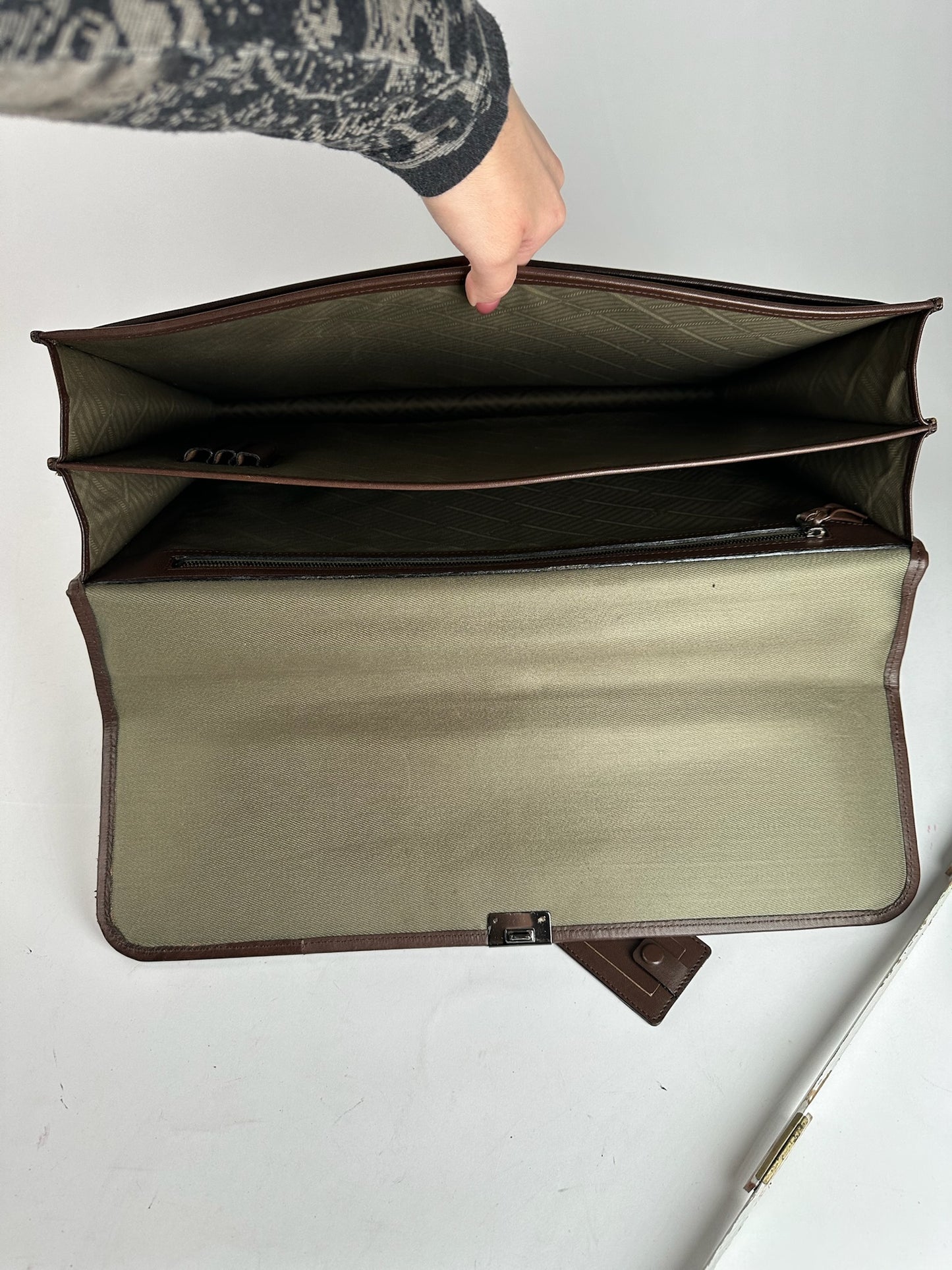 Serviette vintage en cuir et toile Givenchy marron kaki