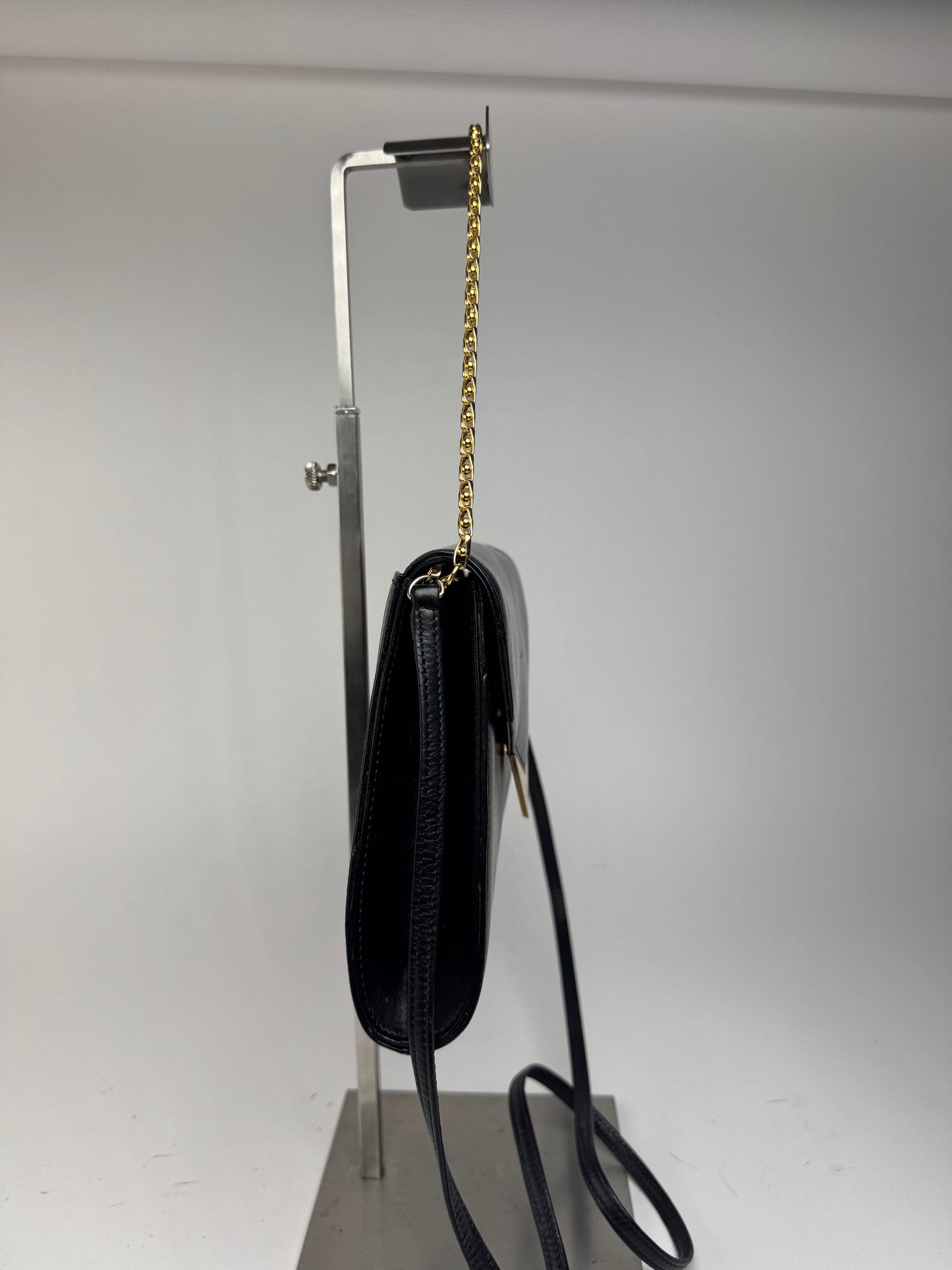 Sac vintage Givenchy en cuir noir à double sens