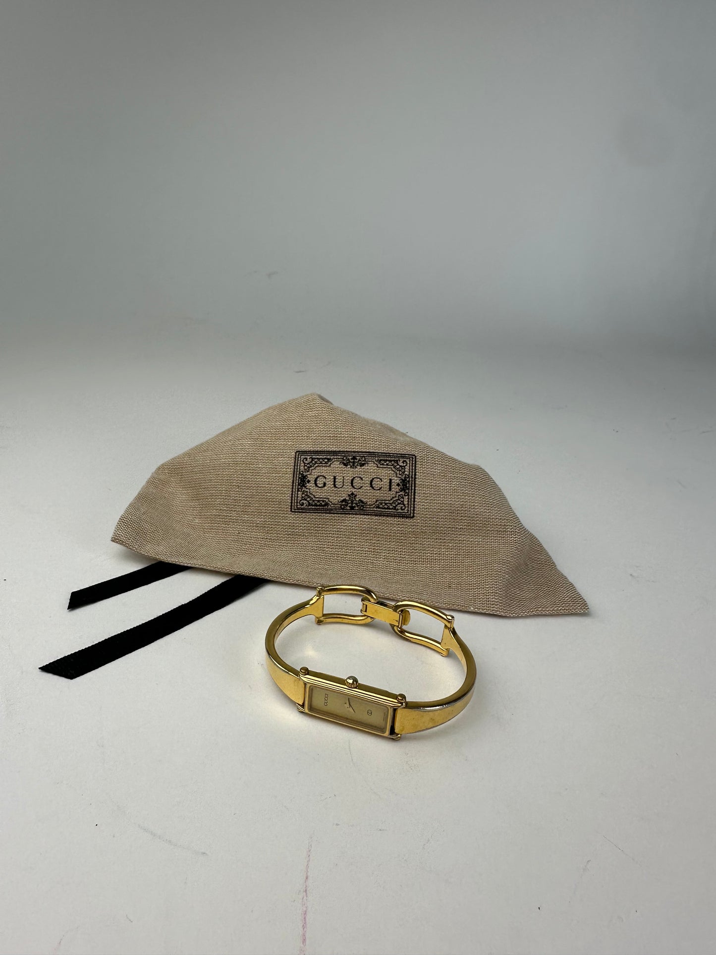 Vintage Gucci 1500 Bangle Watch Gold