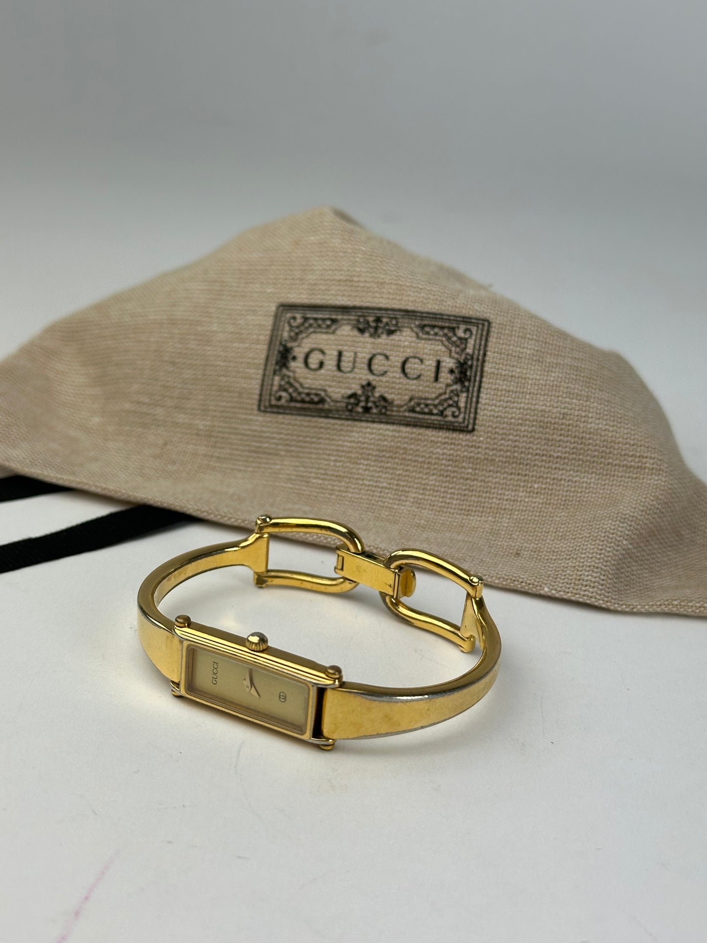Vintage Gucci 1500 Bangle Watch Gold