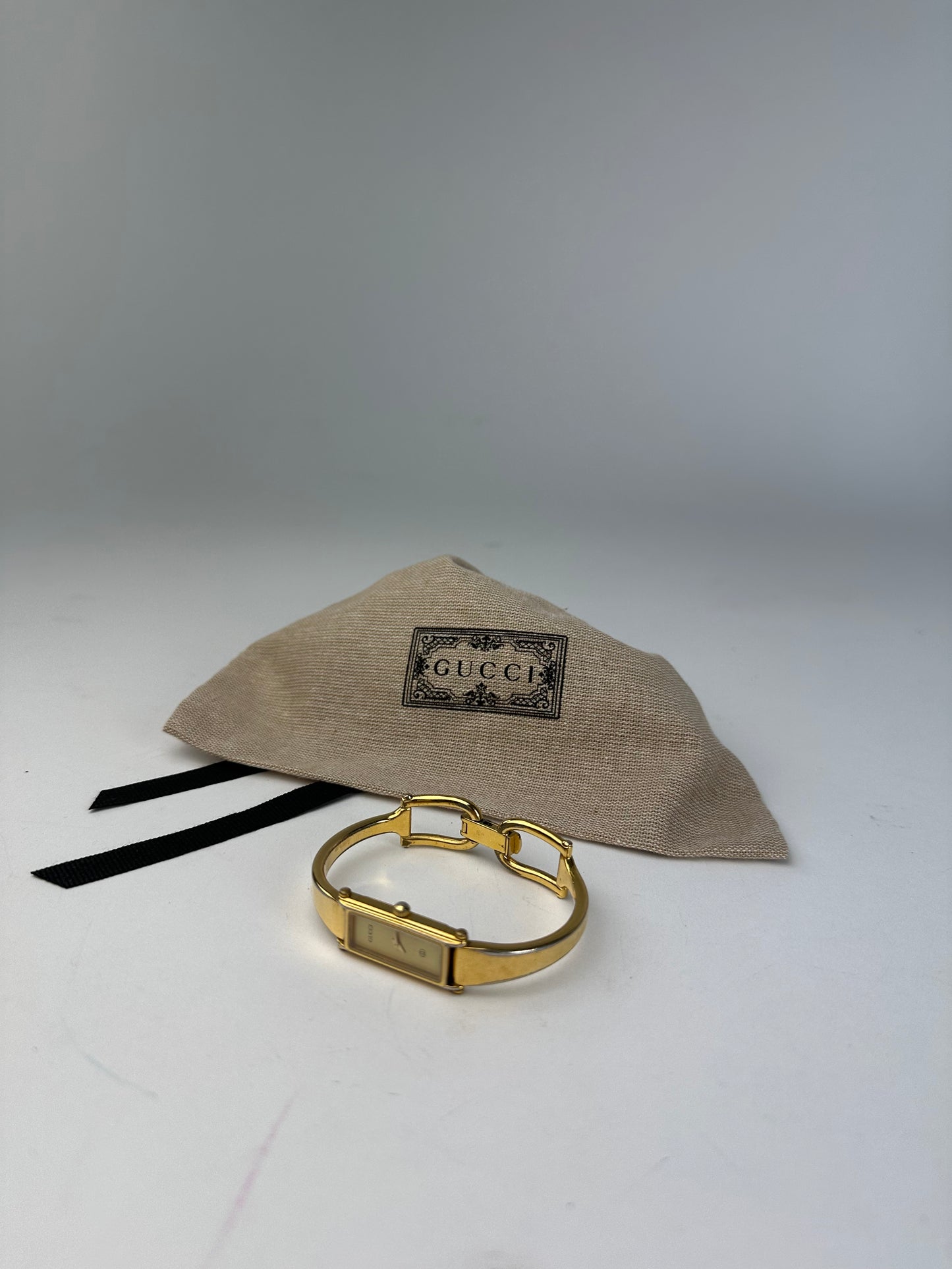 Vintage Gucci 1500 Bangle Watch Gold