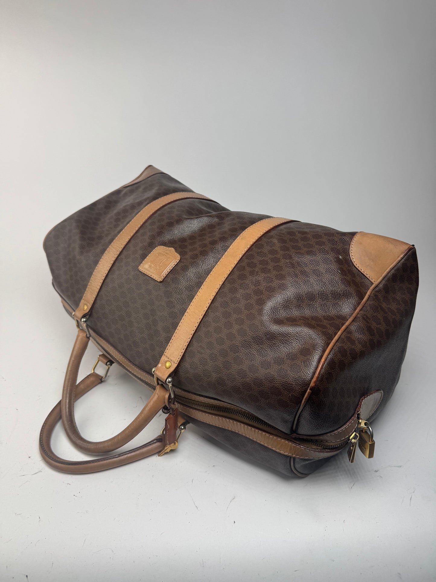 Keepball vintage Céline Triomphe Monogram 50 en cuir marron