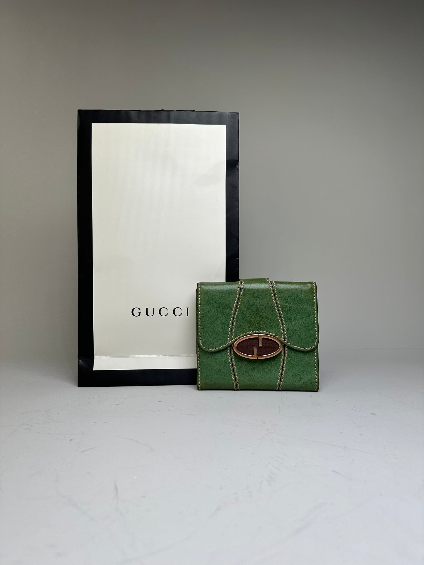 Vintage Gucci Leather Wallet Green Bronze Clasp