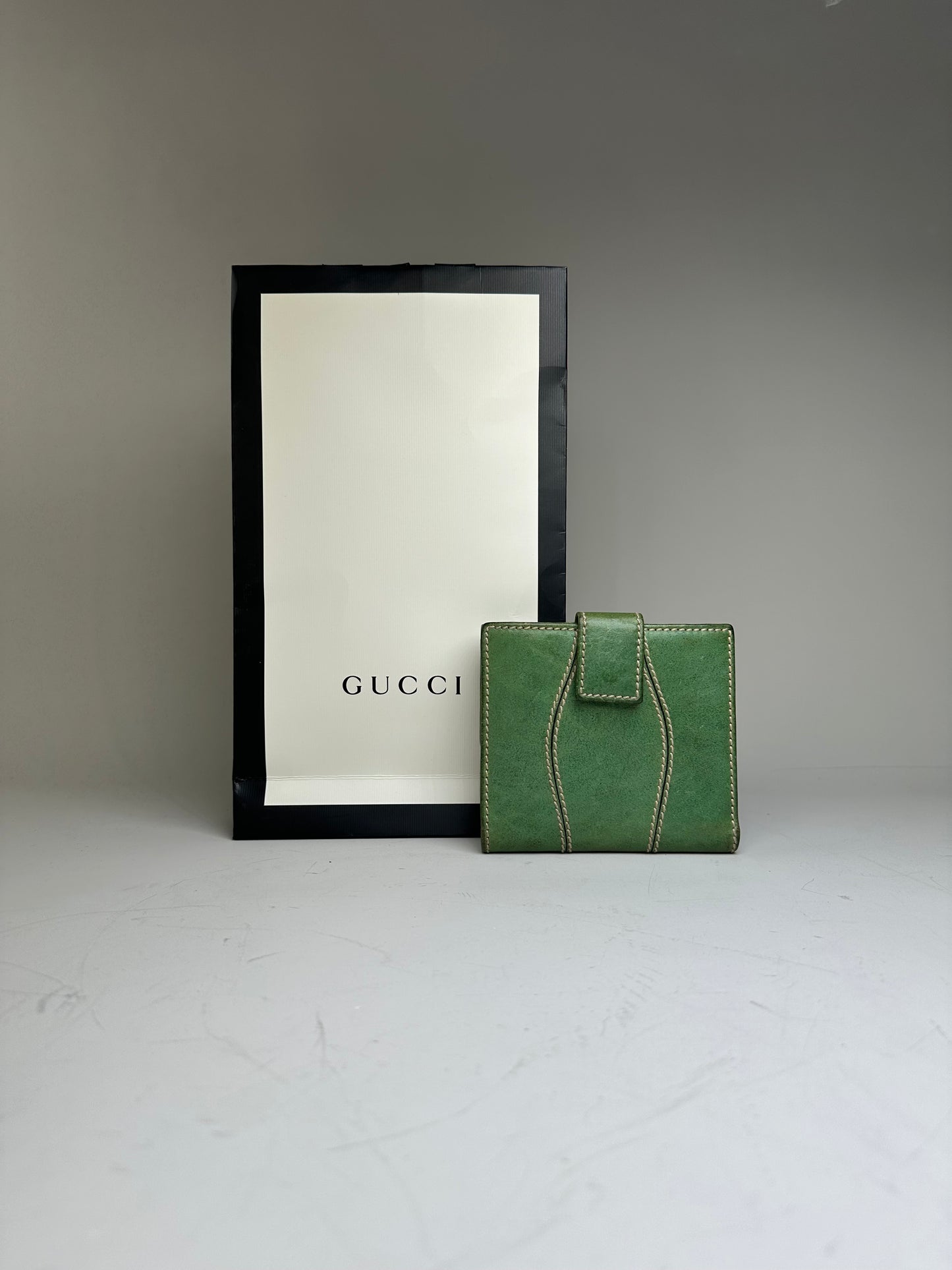 Vintage Gucci Leather Wallet Green Bronze Clasp