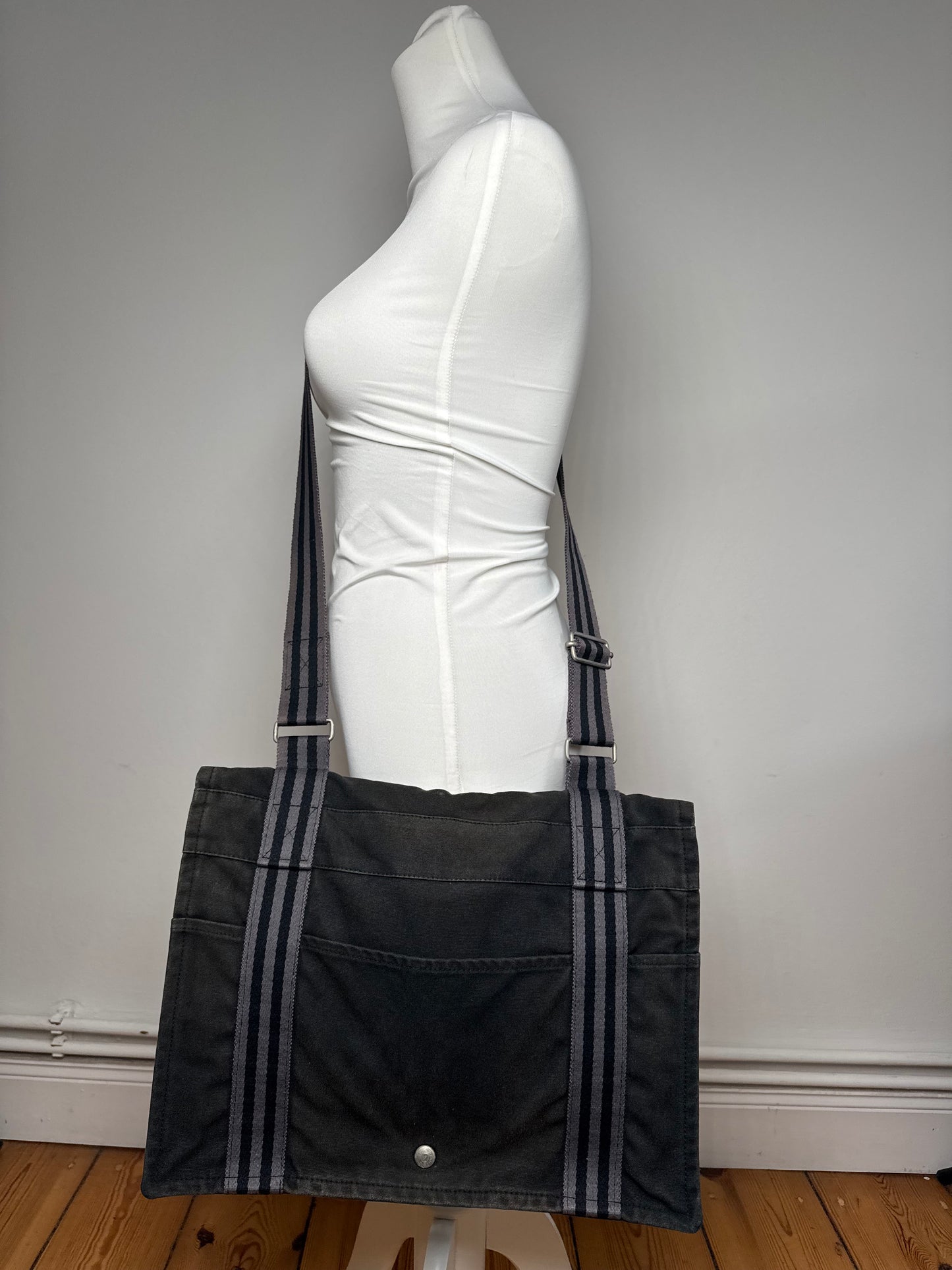 Sac à bandoulière vintage Hermès en toile noire