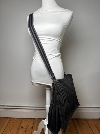 Sac à bandoulière vintage Hermès en toile noire