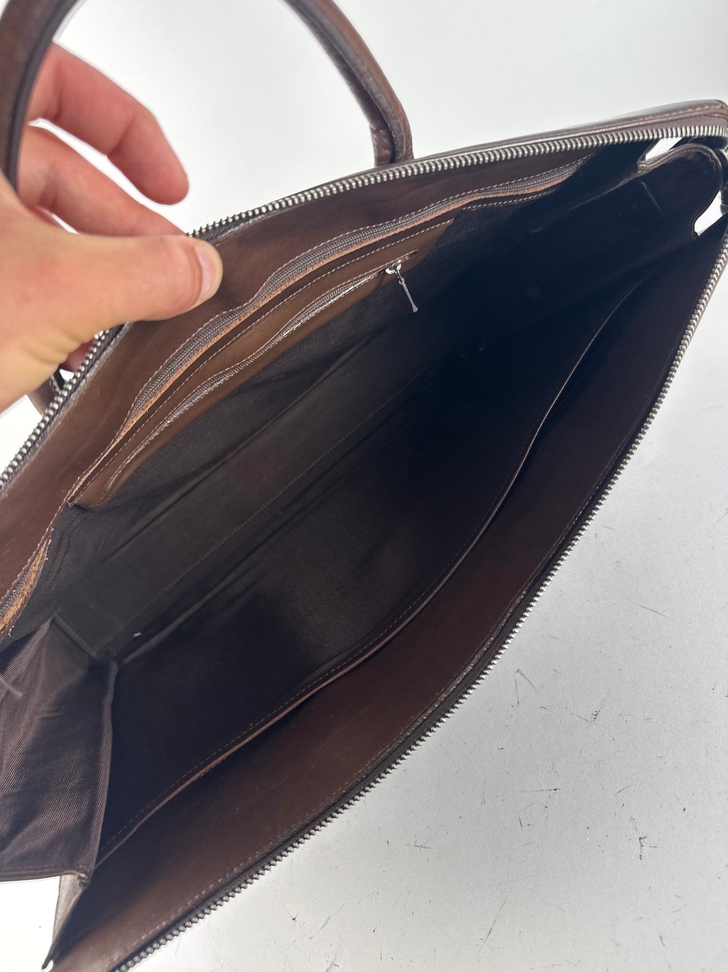 Sac vintage en cuir marron Issey Miyake