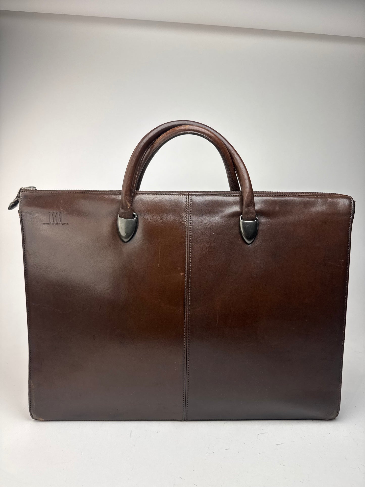Sac vintage en cuir marron Issey Miyake