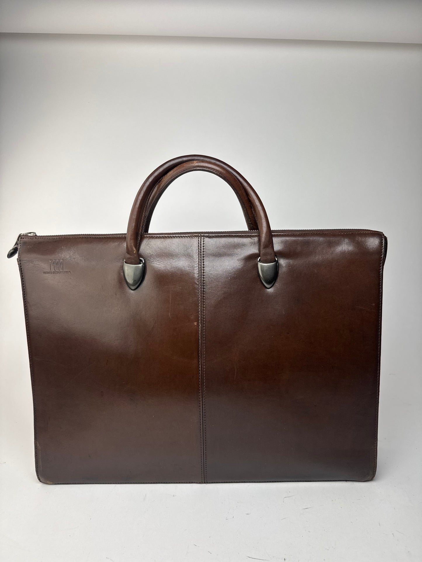 Sac vintage en cuir marron Issey Miyake