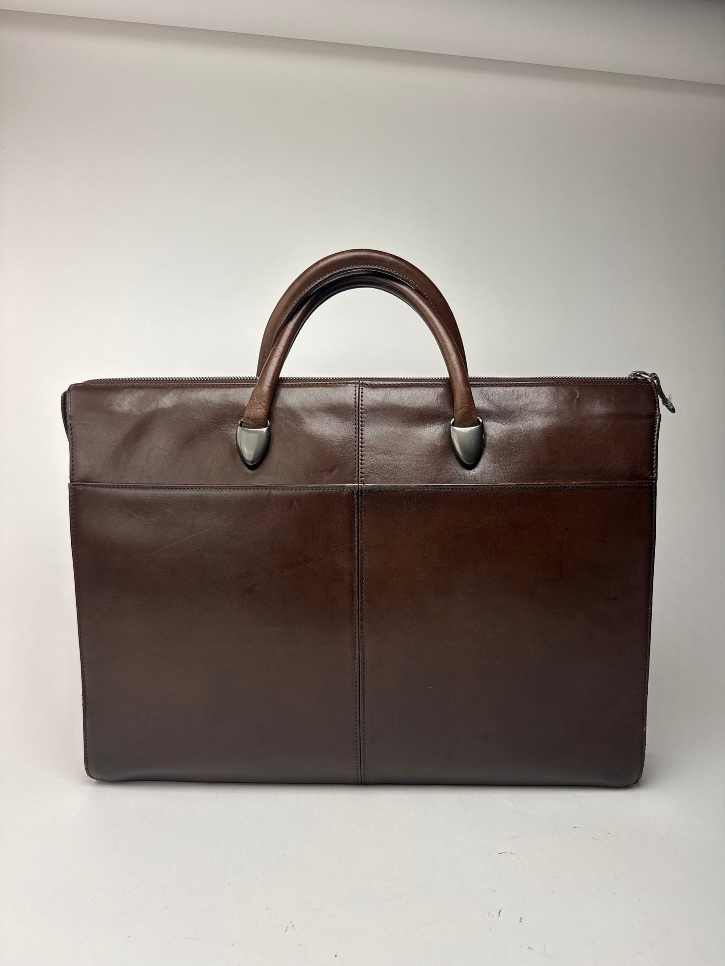 Sac vintage en cuir marron Issey Miyake