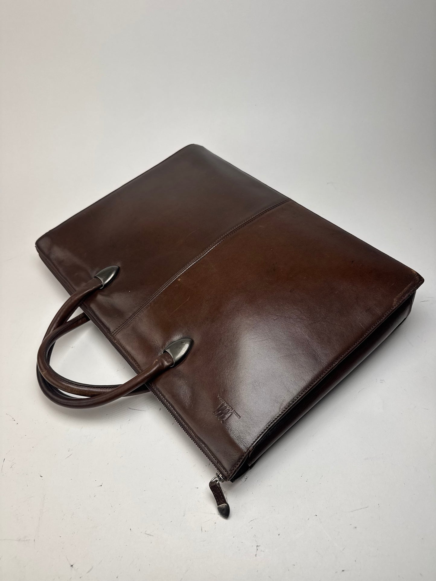 Sac vintage en cuir marron Issey Miyake