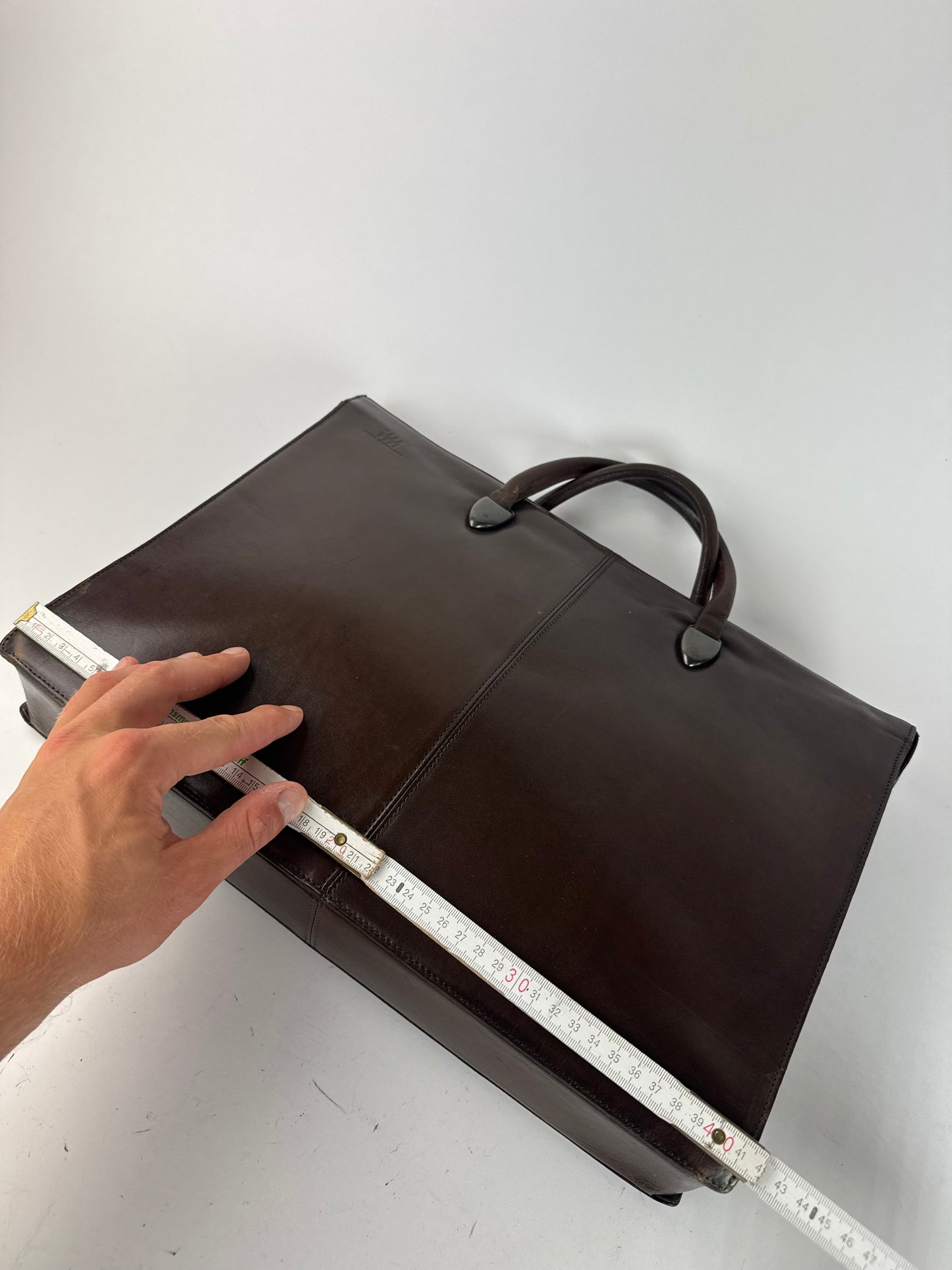 Sac vintage en cuir marron Issey Miyake