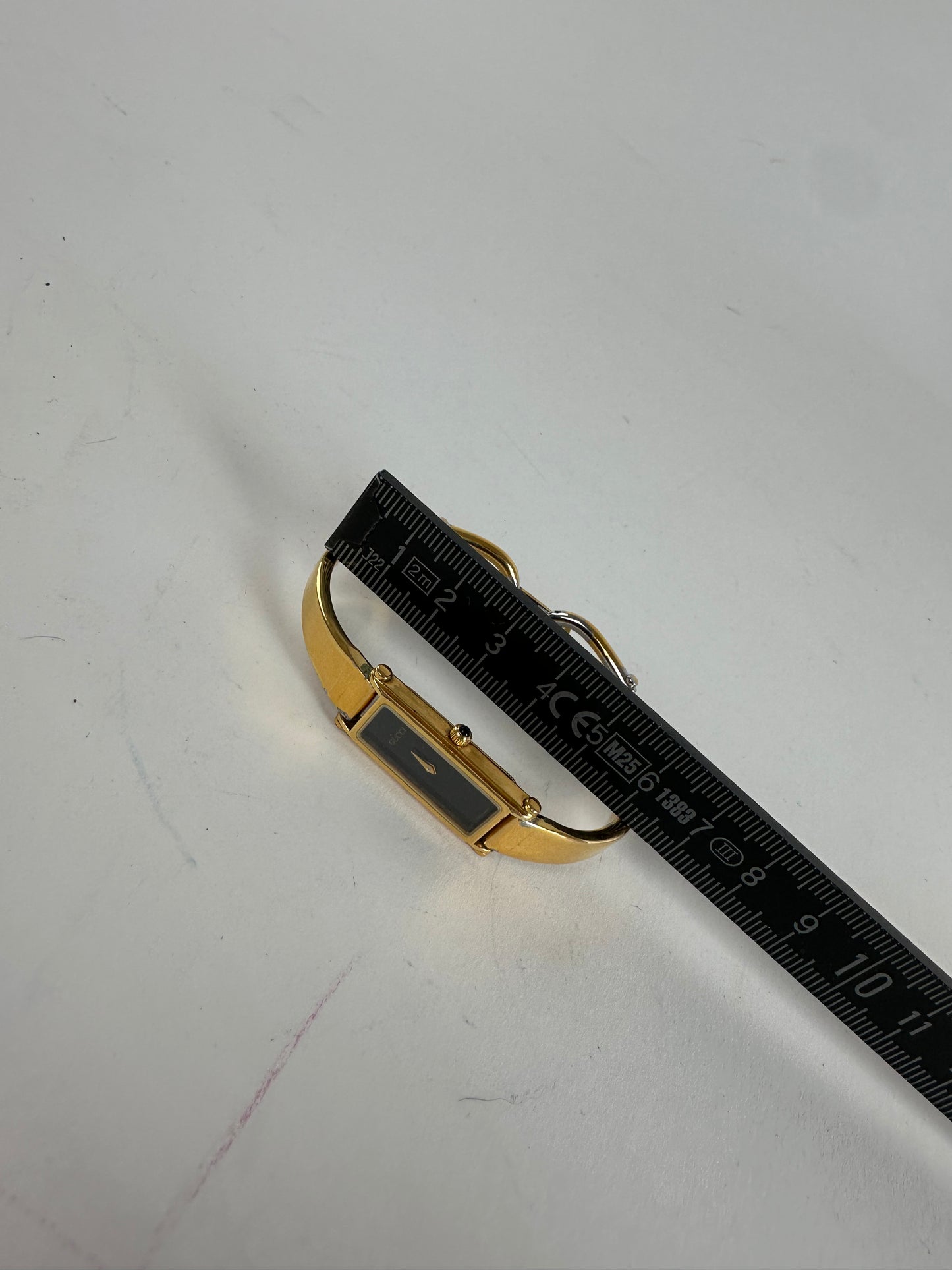 Vintage Gucci Gold-Tone Bangle Ladies Watch Model 1500