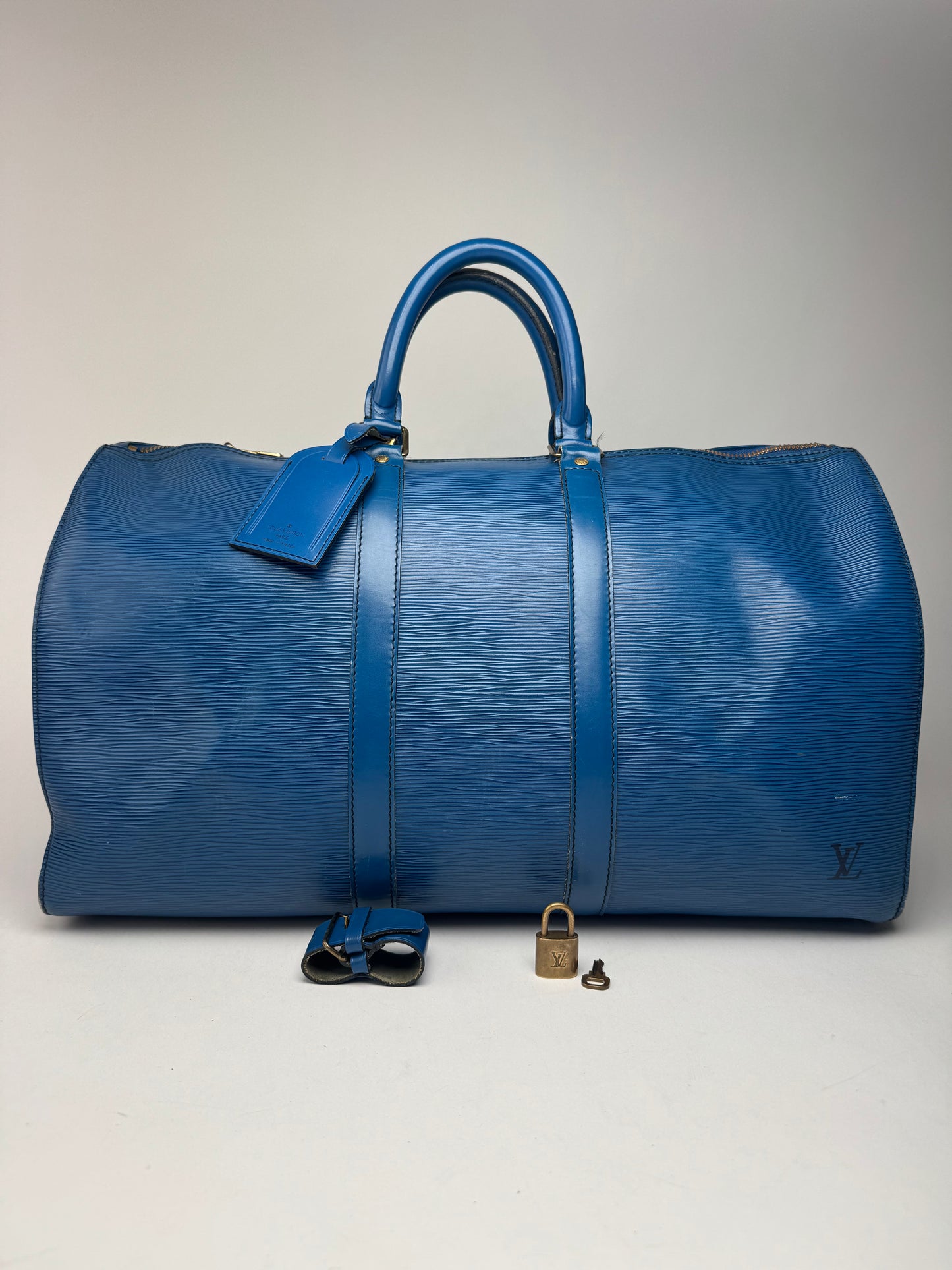 Sac de sport vintage Louis Vuitton en cuir EPI bleu